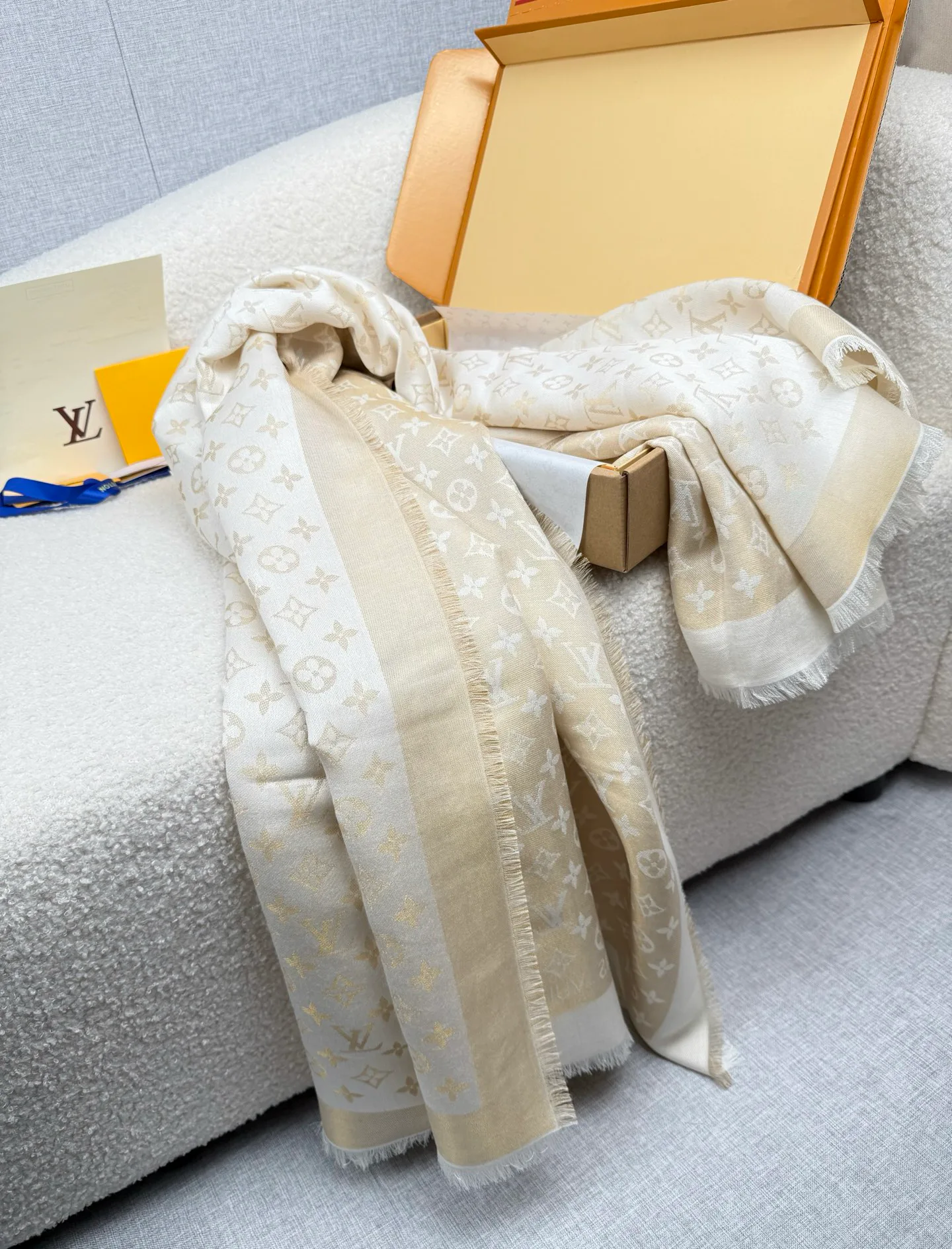 Scarves LOUIS VUITTON 18003388