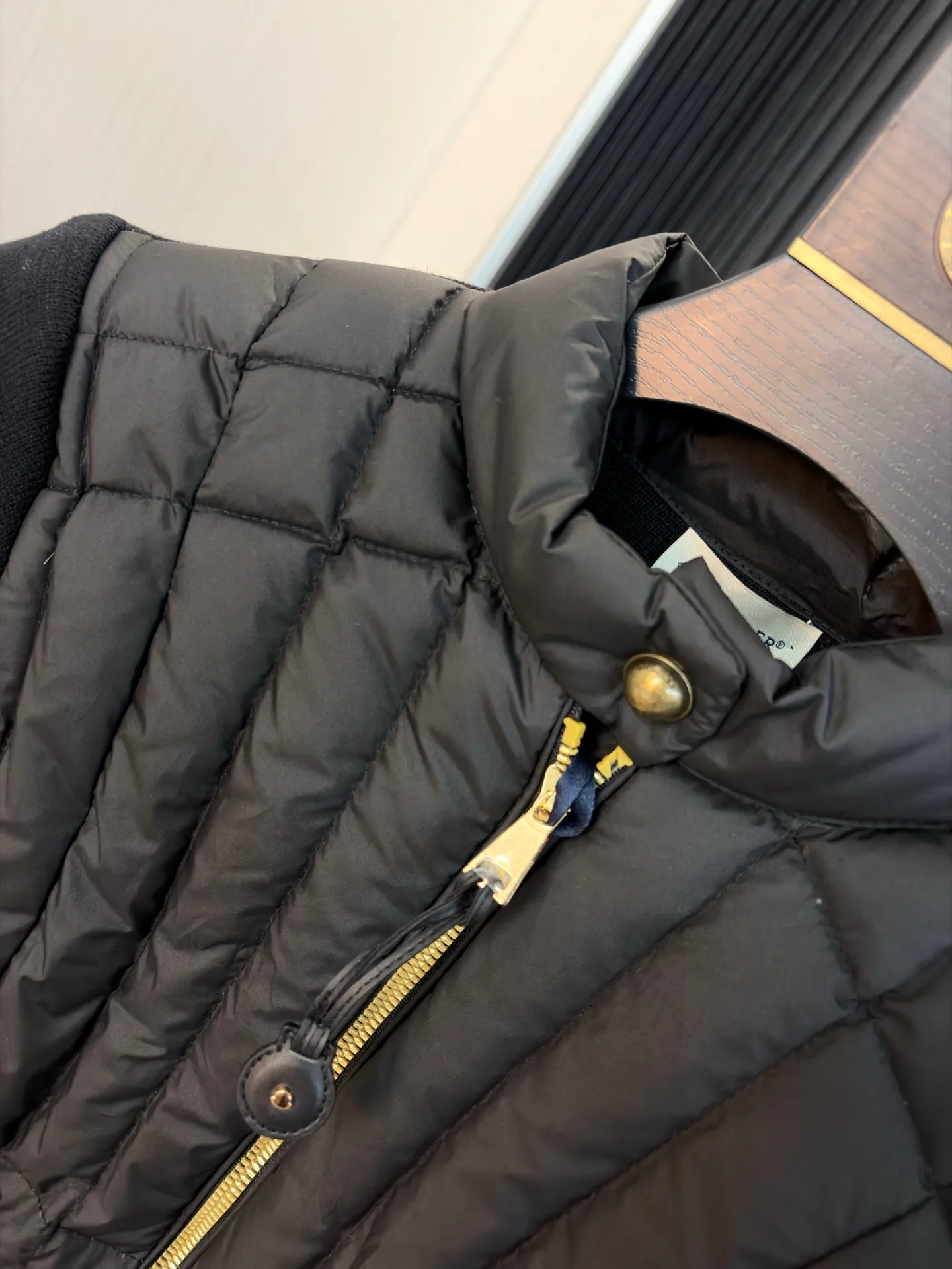 Куртки И Пуховики Женские Moncler 18673357