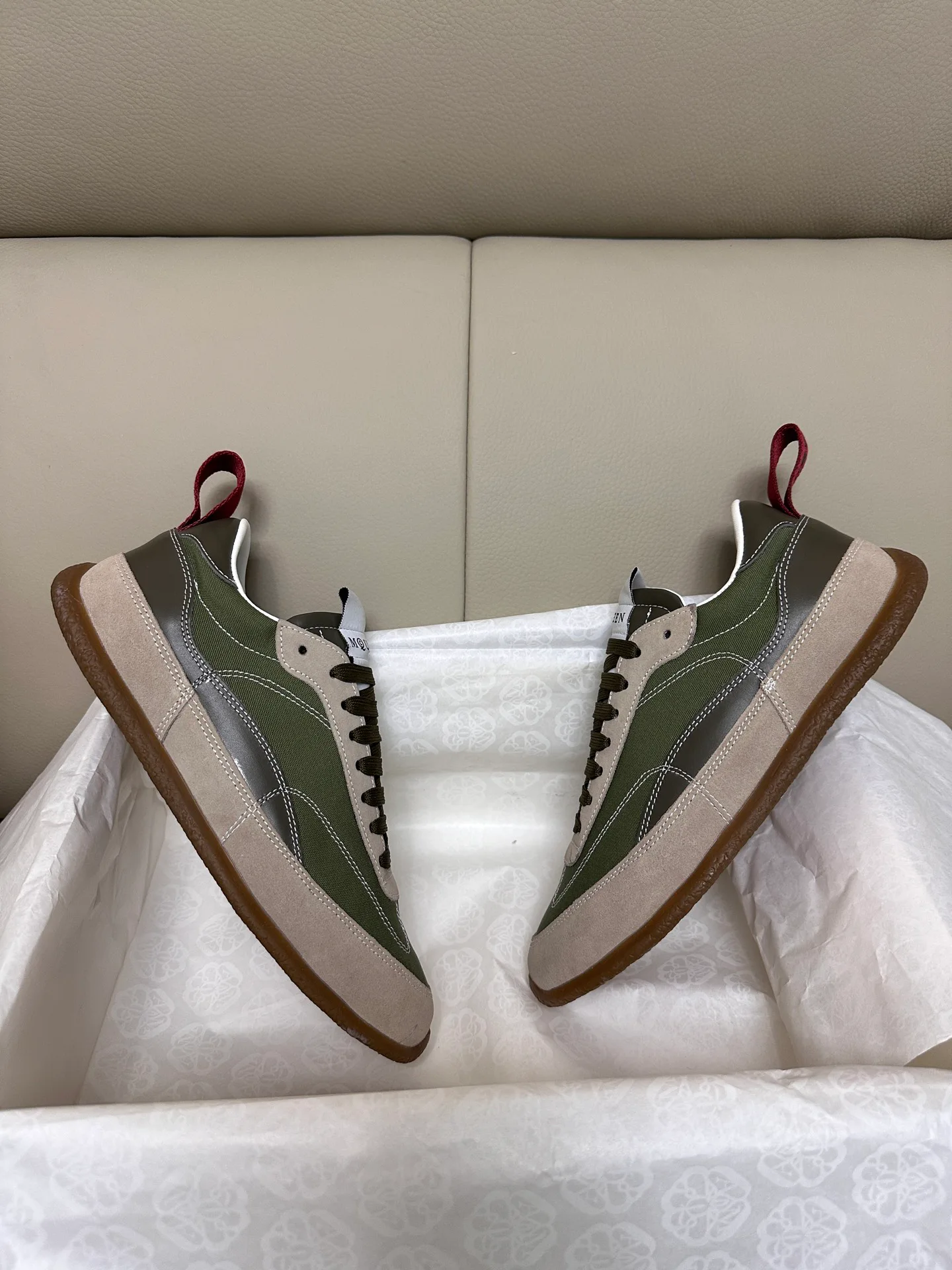 Кроссовки Женские Alexander Mcqueen 18616749