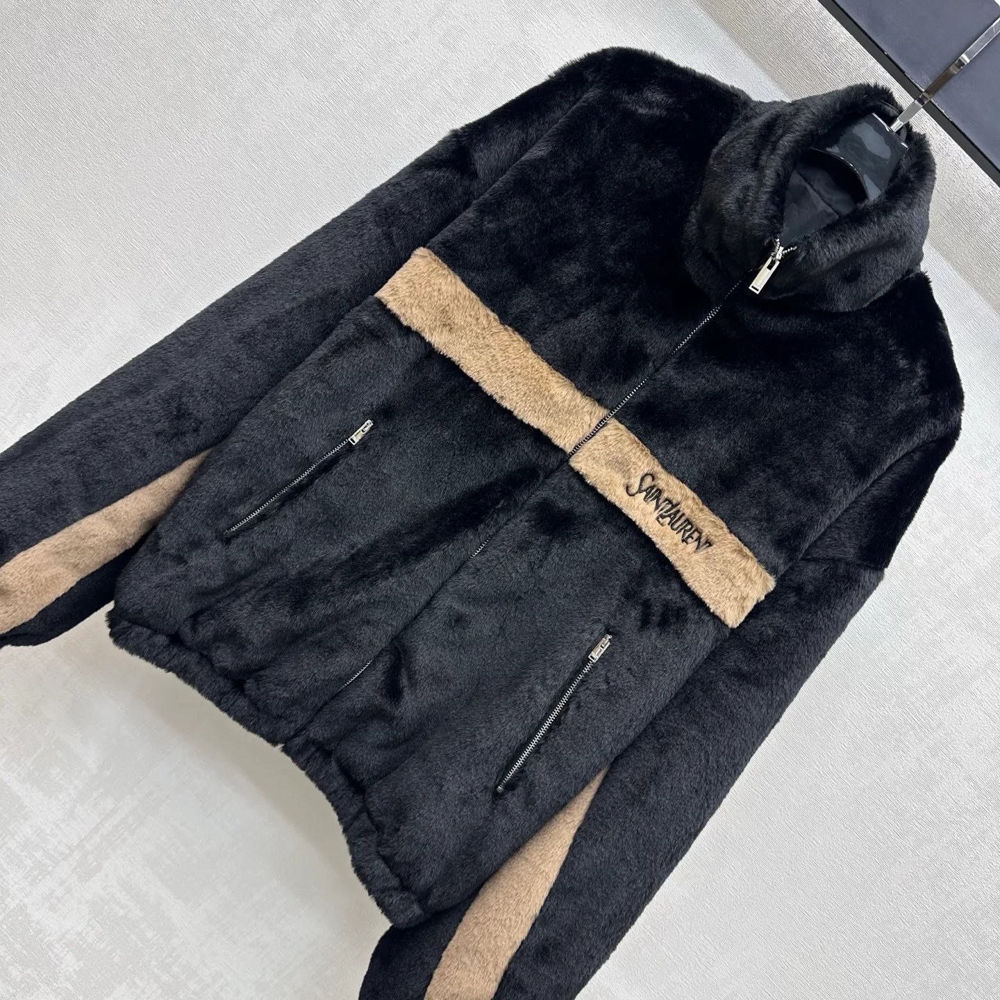 Куртки И Пуховики Женские Saint Laurent 18579381