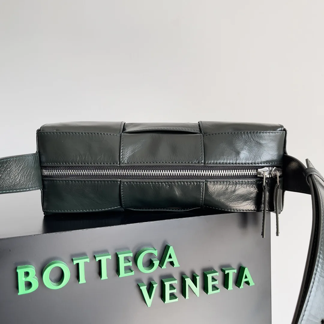 Women's Classic Handbags BOTTEGA VENETA 17372502