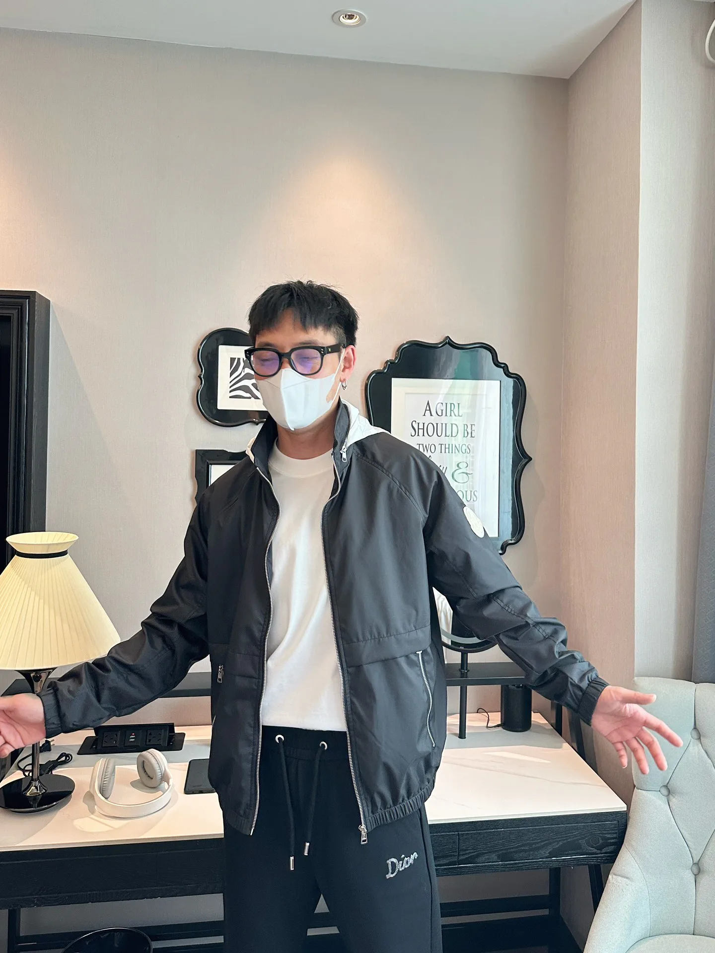 Men's Jackets And Down Jackets MONCLER 18197298