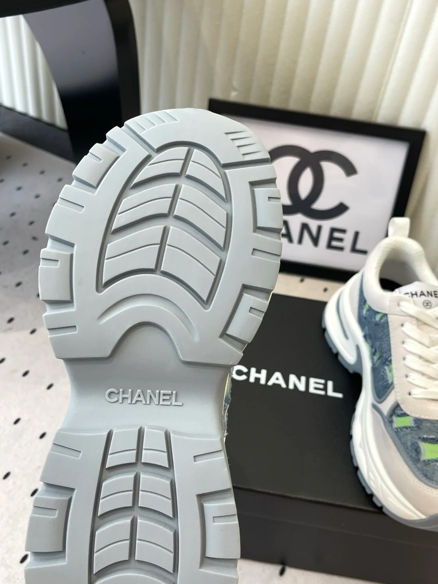 Women's Sneakers CHANEL 17769665