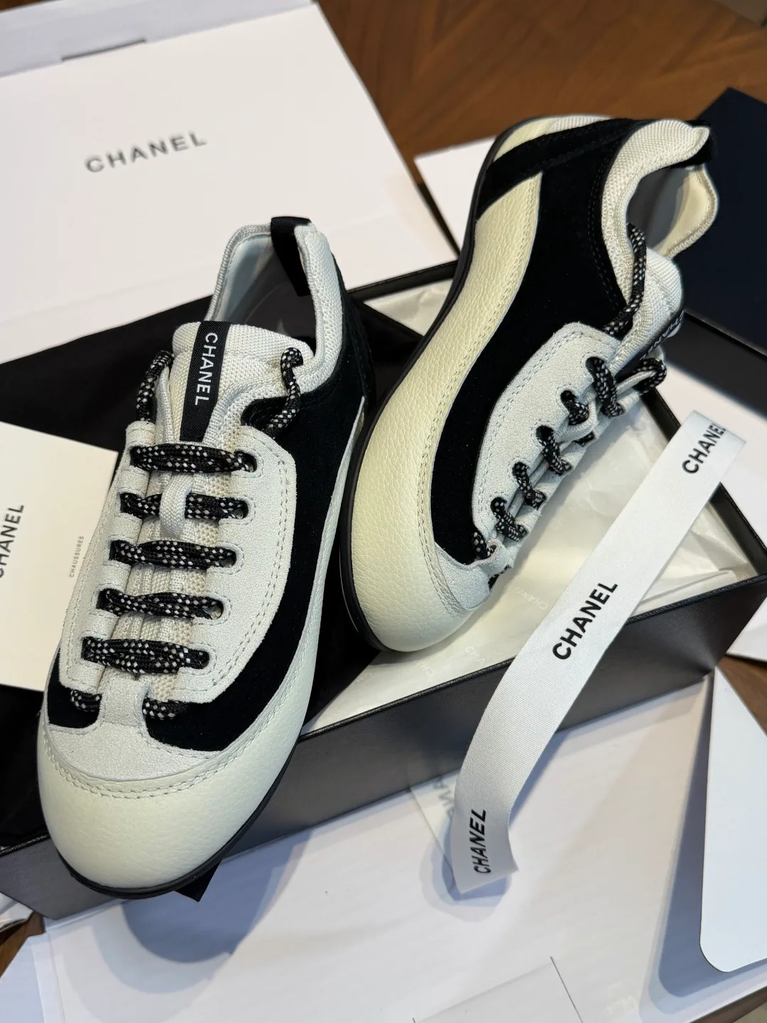 Women's Sneakers CHANEL 18066789