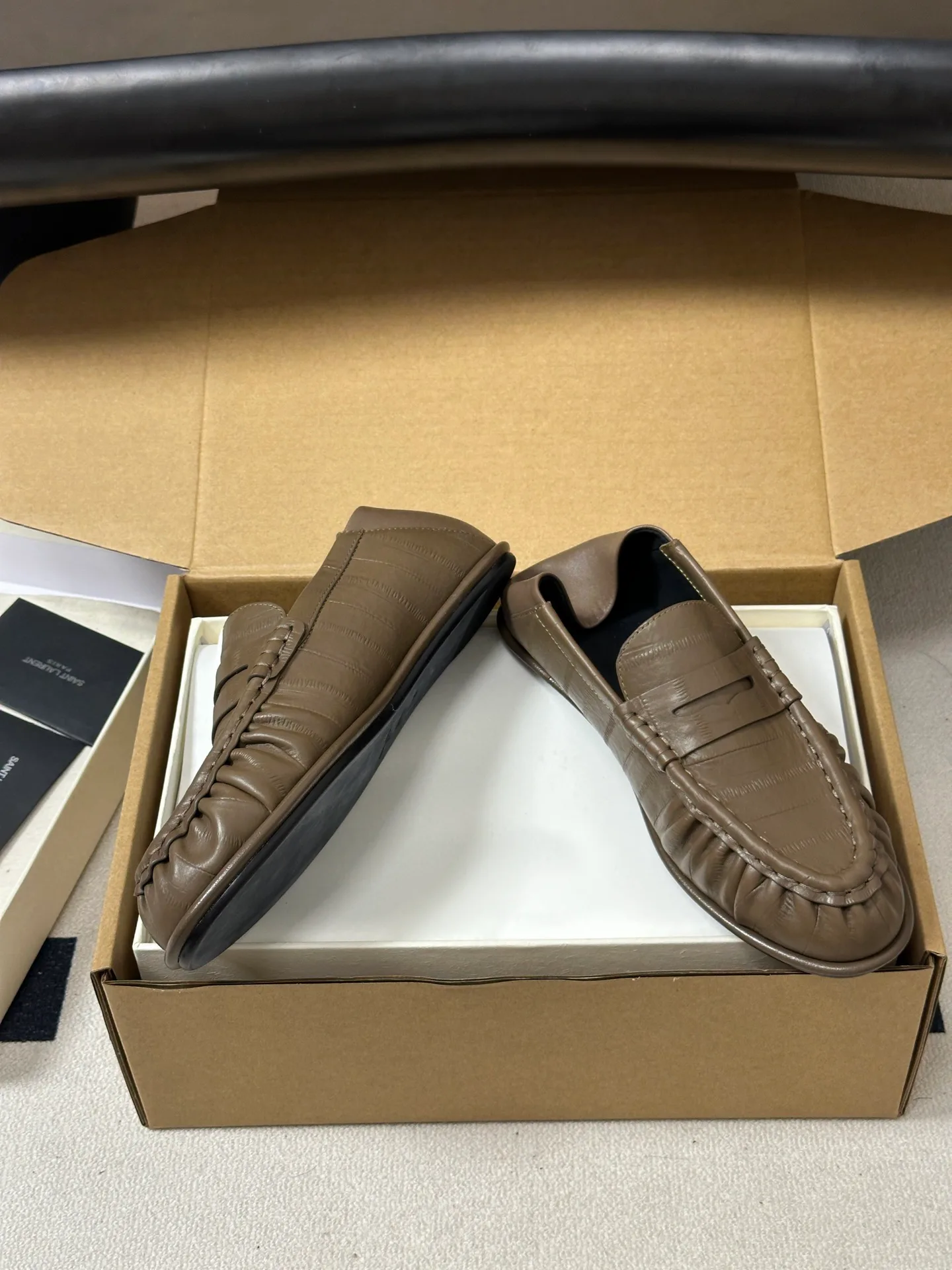 Women's Loafers And Moccasins SAINT LAURENT 18049119