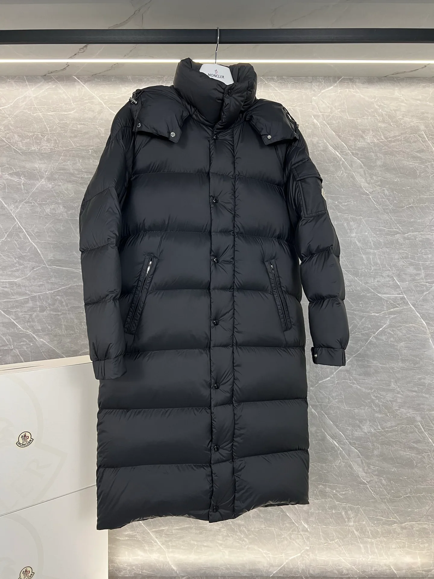 Куртки И Пуховики Мужские Moncler 18599882