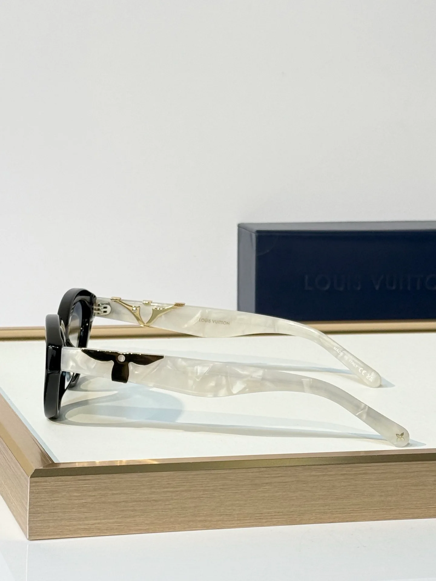 Glasses LOUIS VUITTON 17895081
