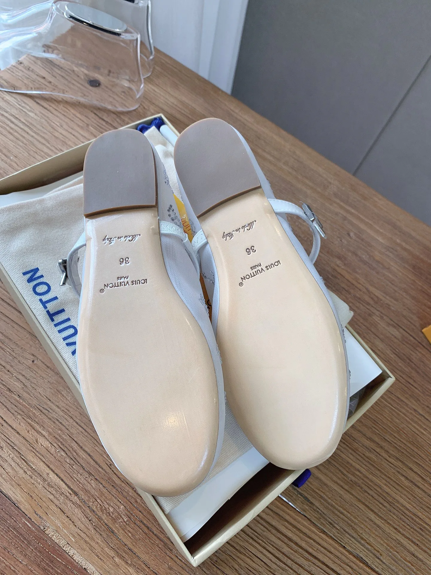 Women's Ballet Flats LOUIS VUITTON 18365398