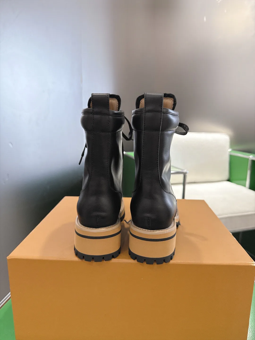 Women's Ankle Boots LOUIS VUITTON 18053352