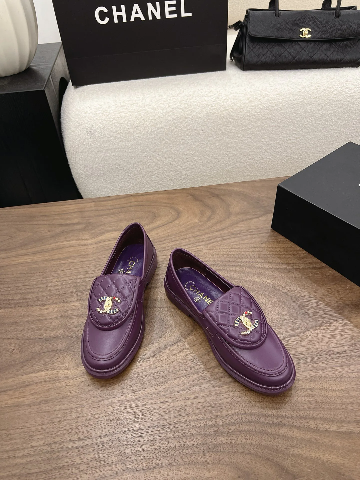 Women's Loafers And Moccasins CHANEL 17303656