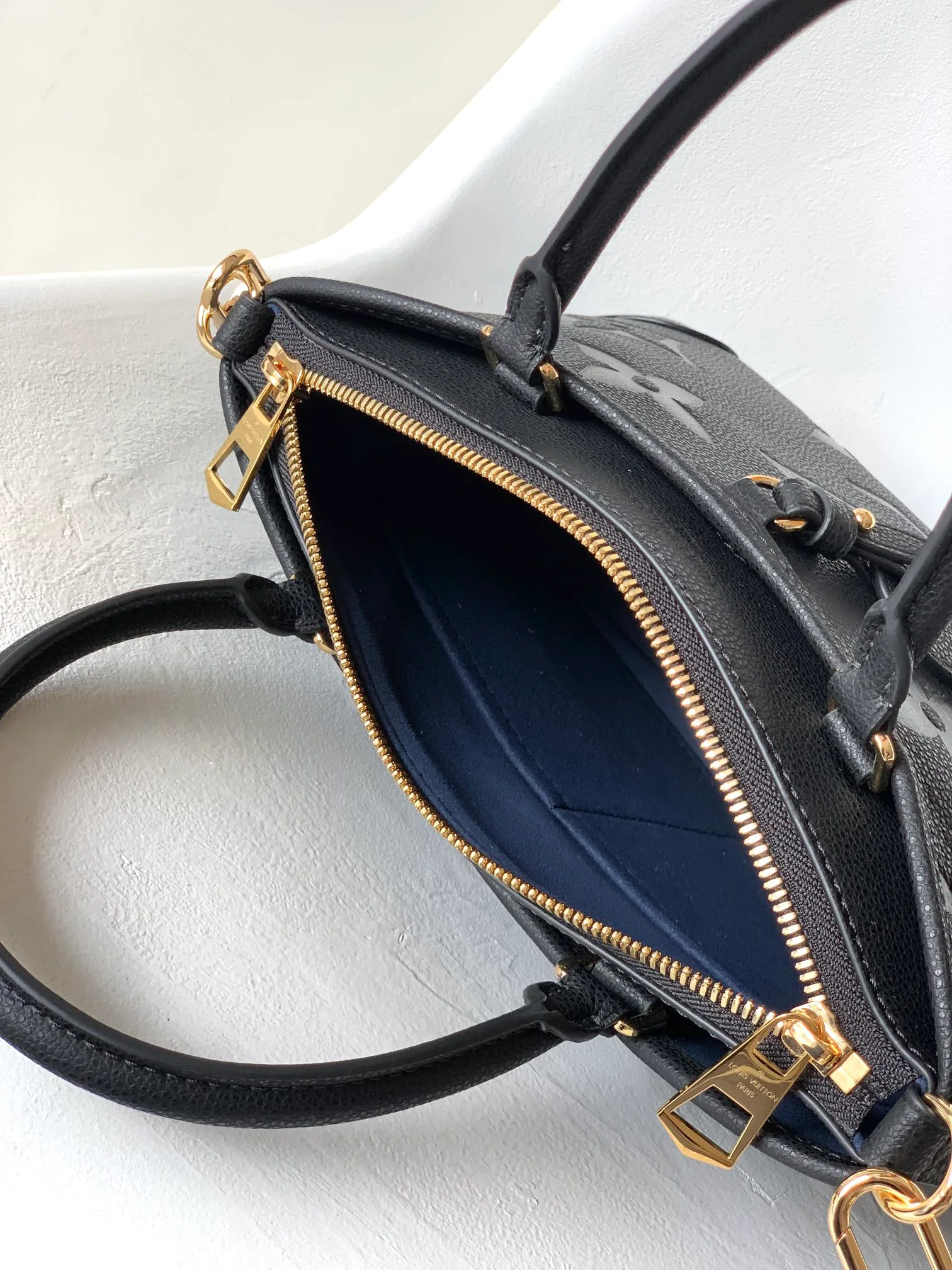 Women's Classic Handbags LOUIS VUITTON 17949172