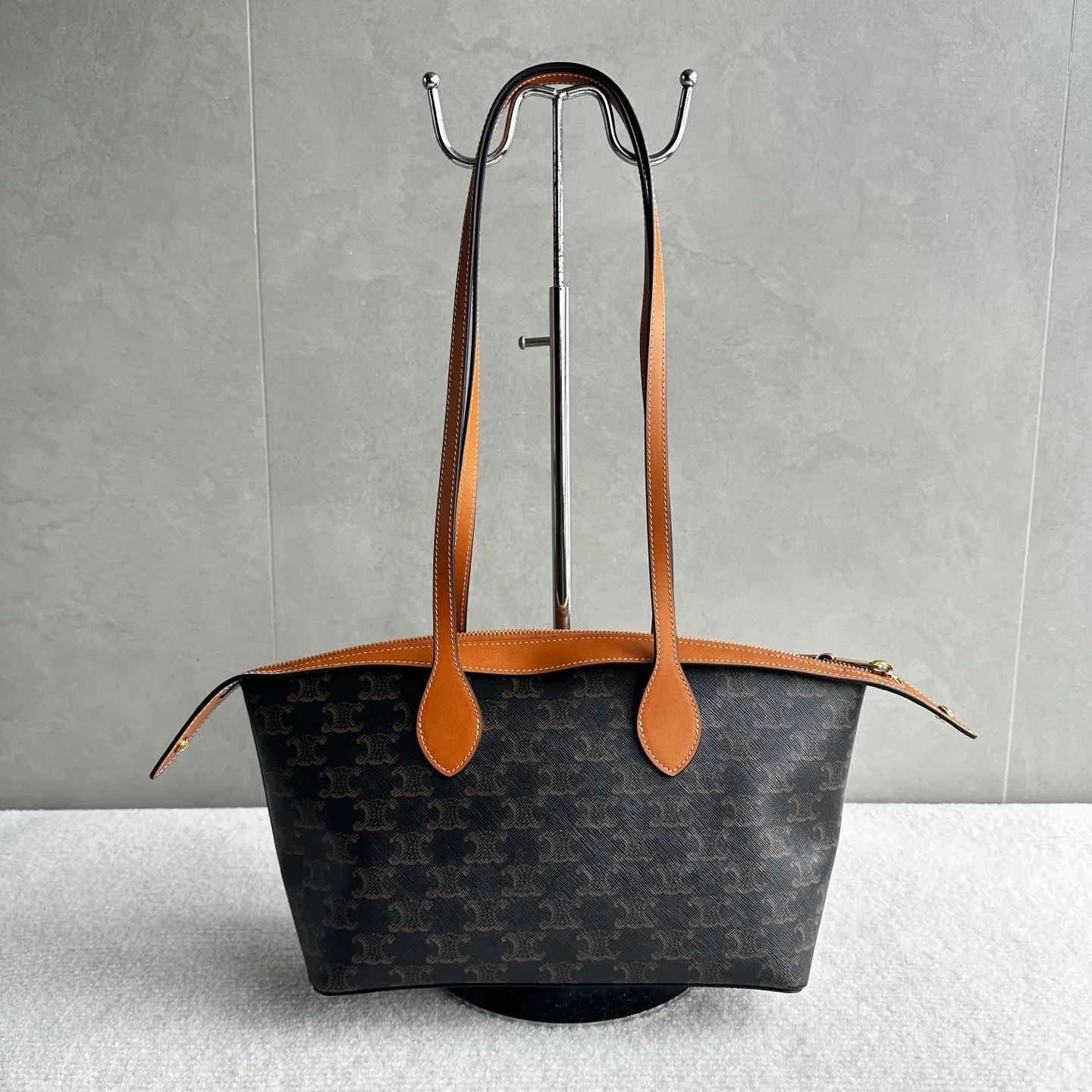 Women's Classic Handbags CELINE 17796565