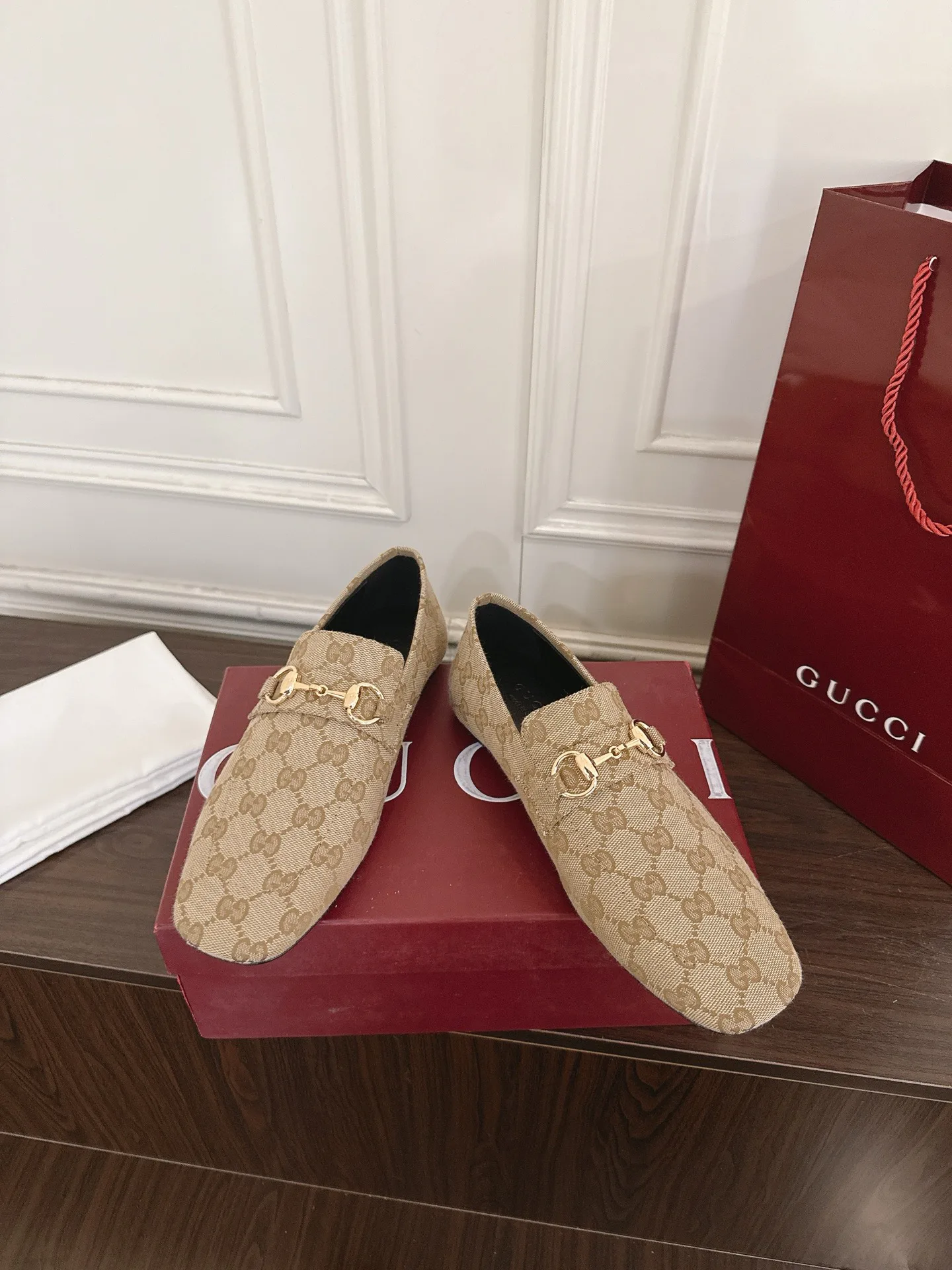 Women's Loafers And Moccasins GUCCI 17956770