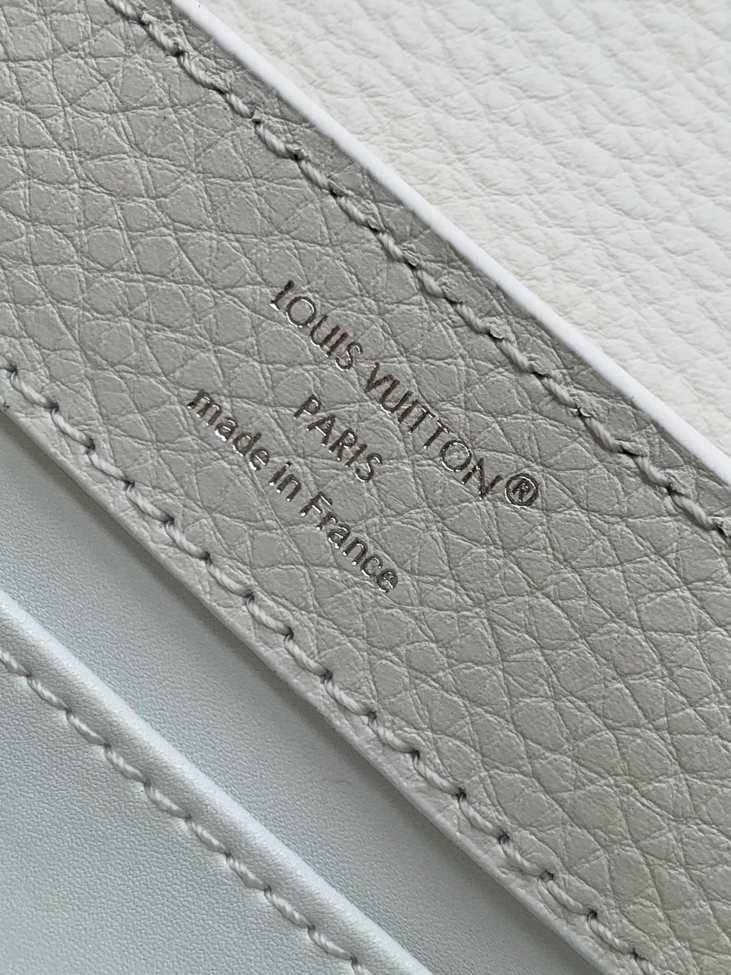 Women's Classic Handbags LOUIS VUITTON 17802978