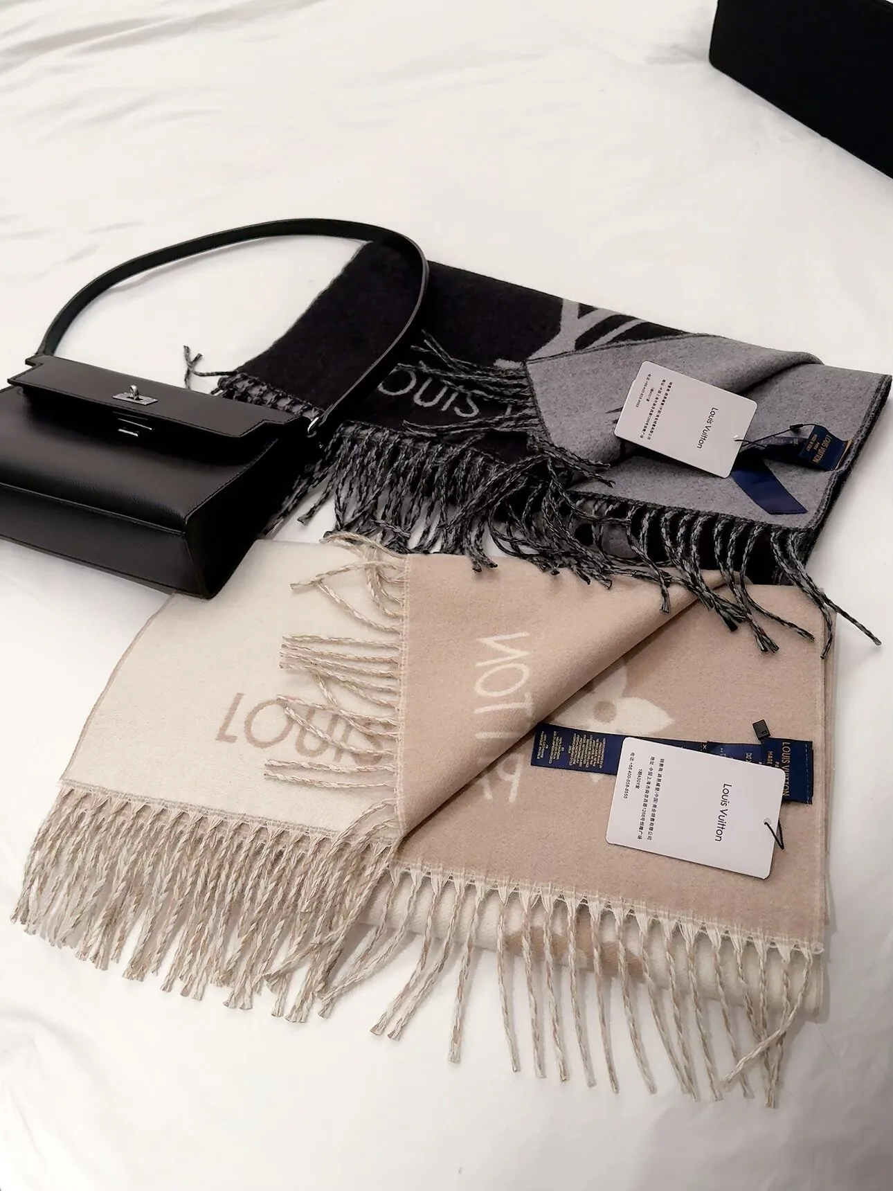 Scarves LOUIS VUITTON 18450156