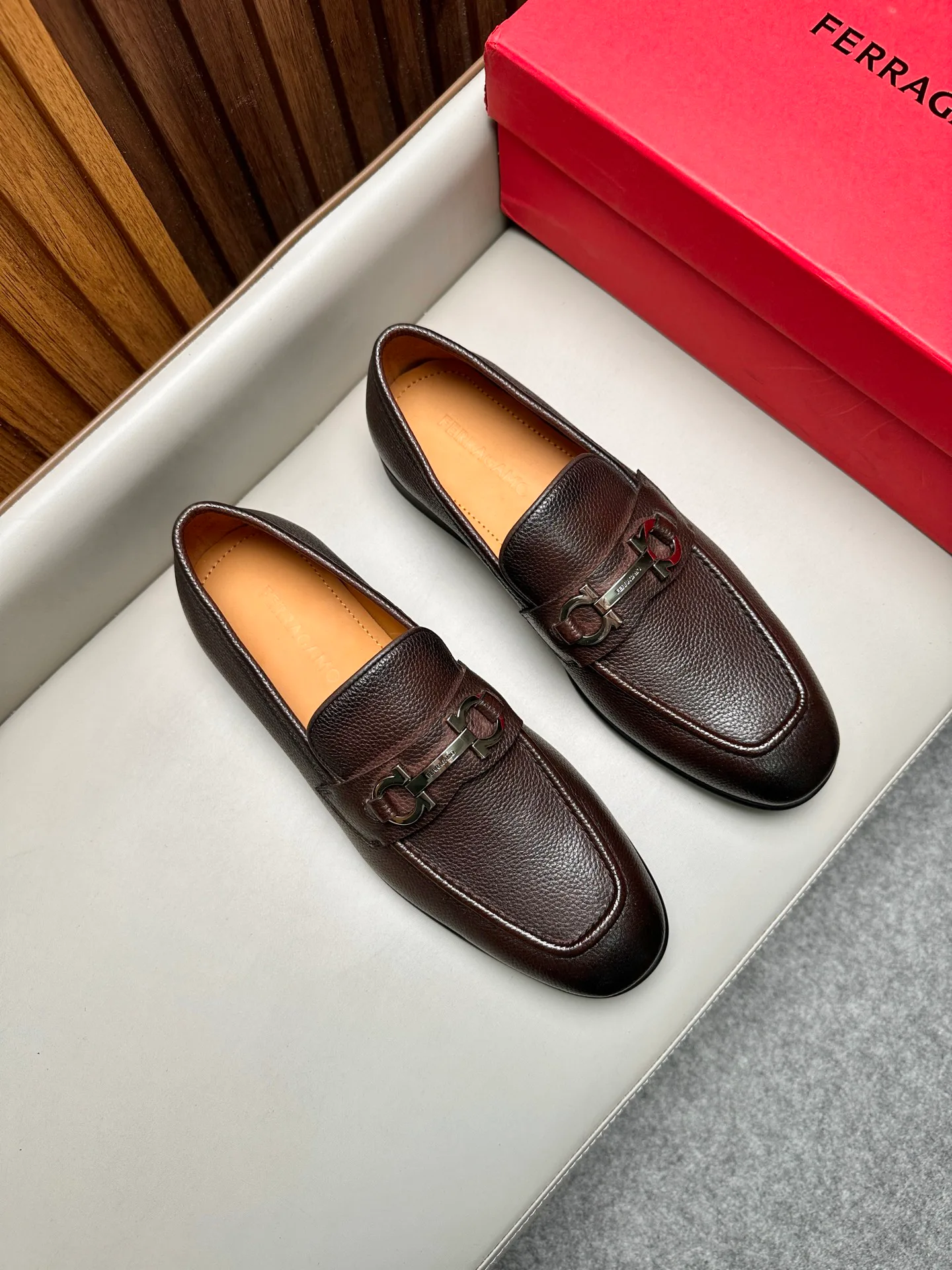 Men's Loafers And Dress Shoes SALVATORE FERRAGAMO 17470844