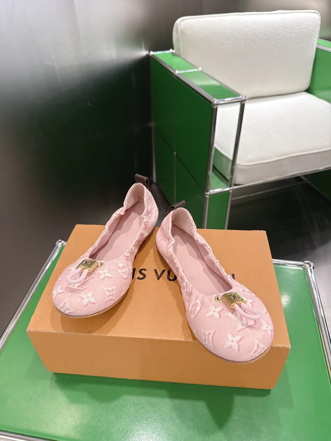 Women's Ballet Flats LOUIS VUITTON 16829874