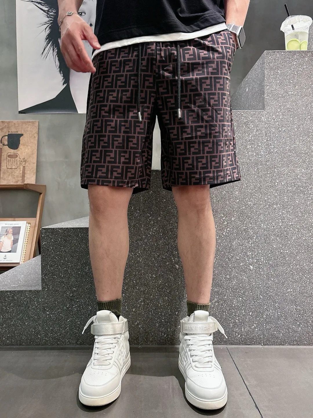 Men's Shorts FENDI 17468340