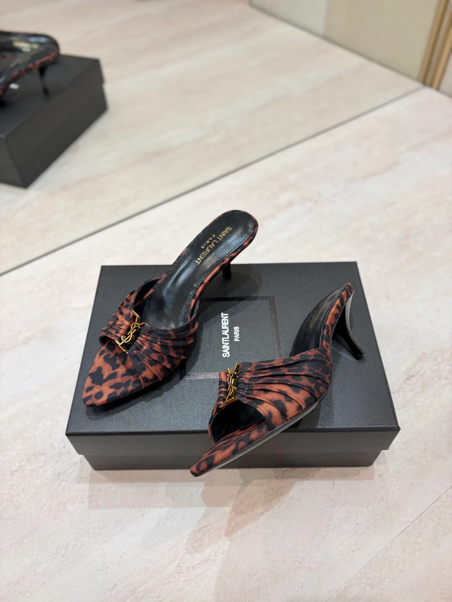 Women's Mules And Clogs SAINT LAURENT 17476009