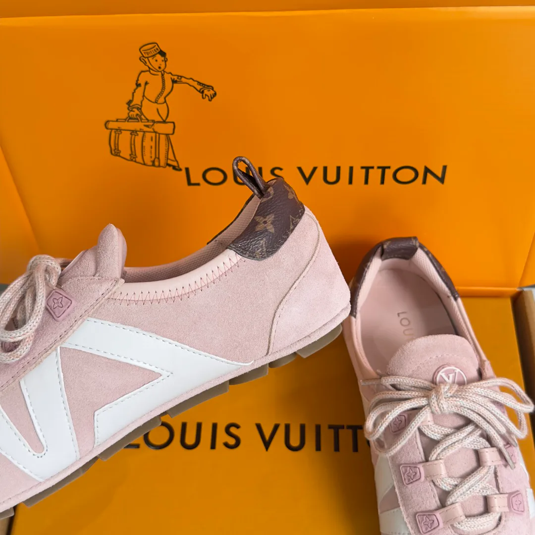 Women's Sneakers LOUIS VUITTON 17780687
