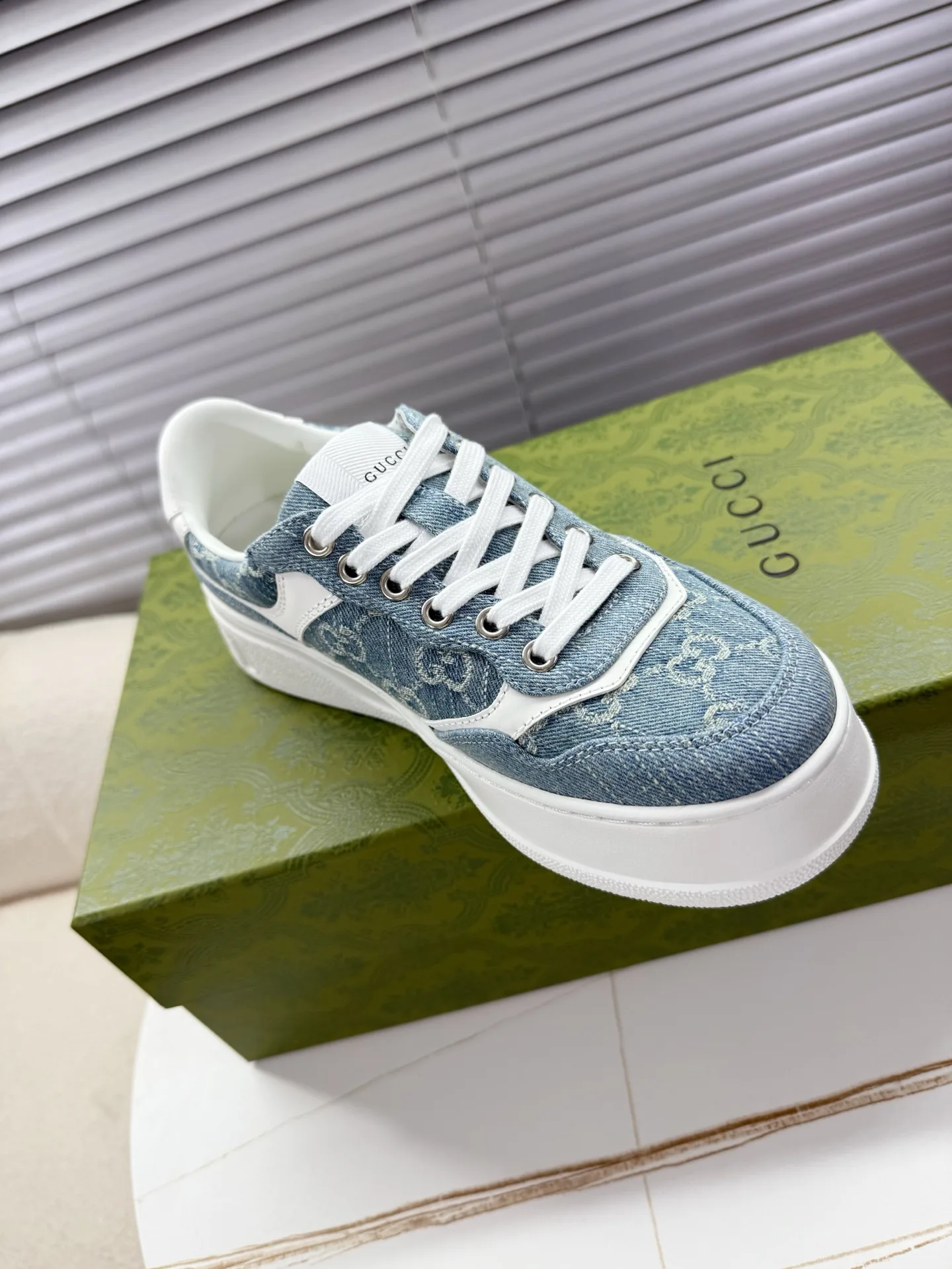 Women's Sneakers GUCCI 18011353