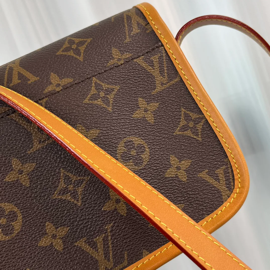 Классические Сумки Женские Louis Vuitton 18575200