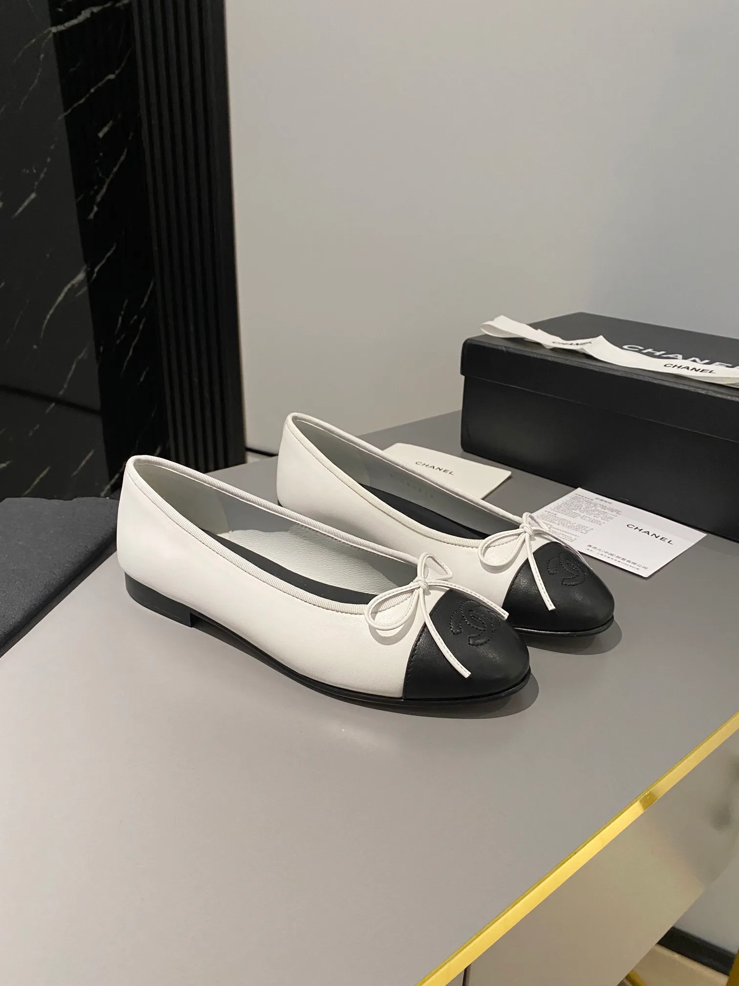 Women's Ballet Flats CHANEL 18120819