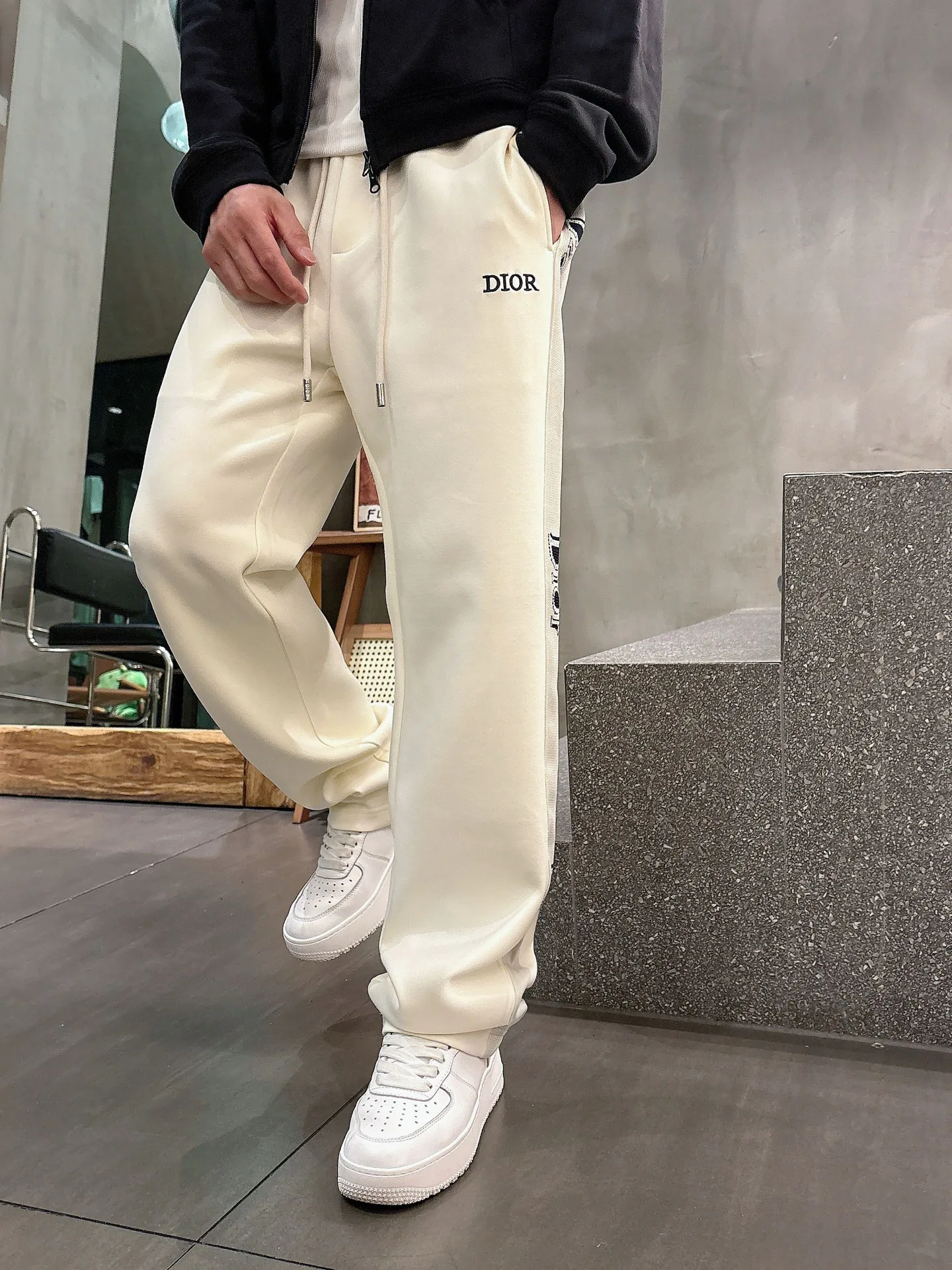 Брюки Мужские Christian Dior 18596839