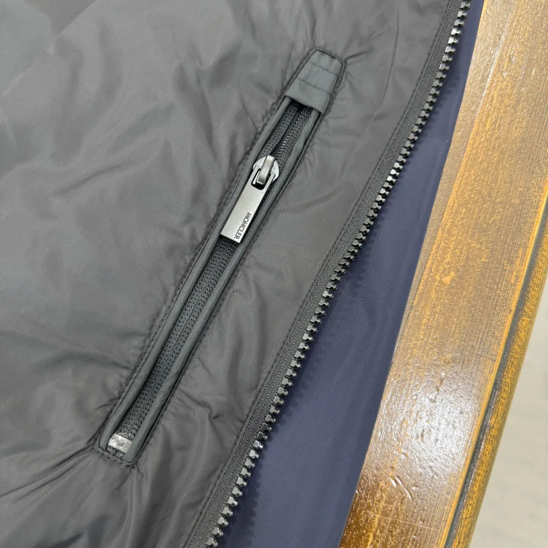 Women's Jackets And Down Jackets MONCLER 18002121
