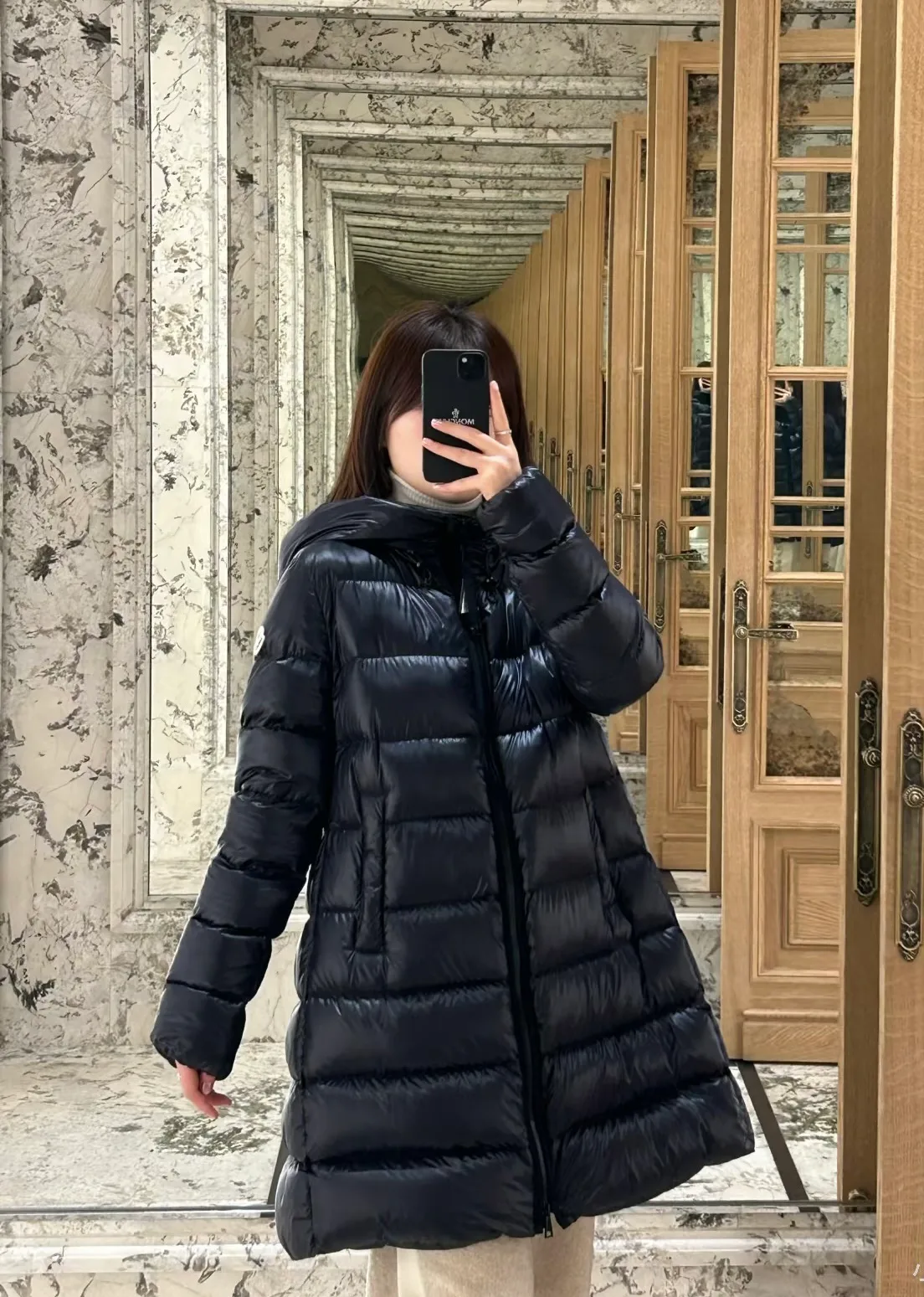 Women's Jackets And Down Jackets MONCLER 18048036