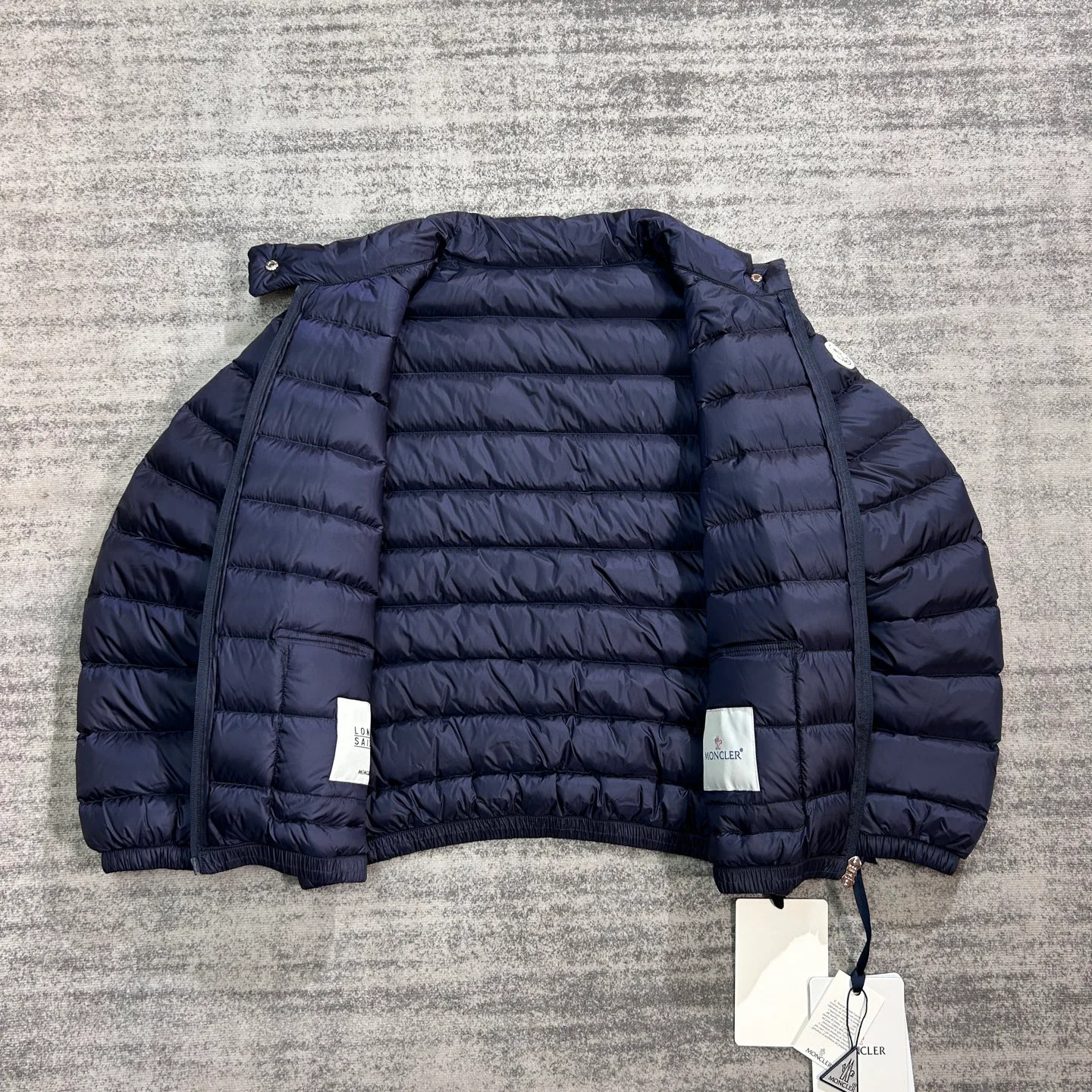 Women's Jackets And Down Jackets MONCLER 18134226