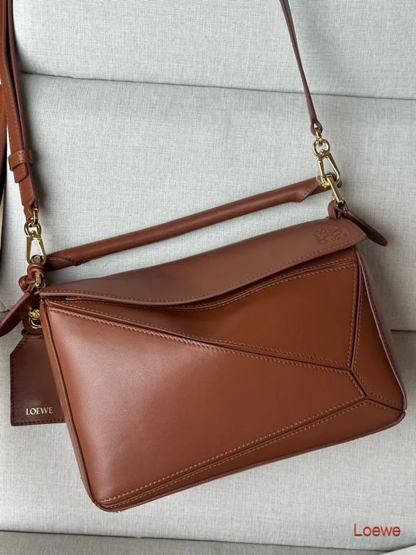 Women's Classic Handbags LOEWE 18434828