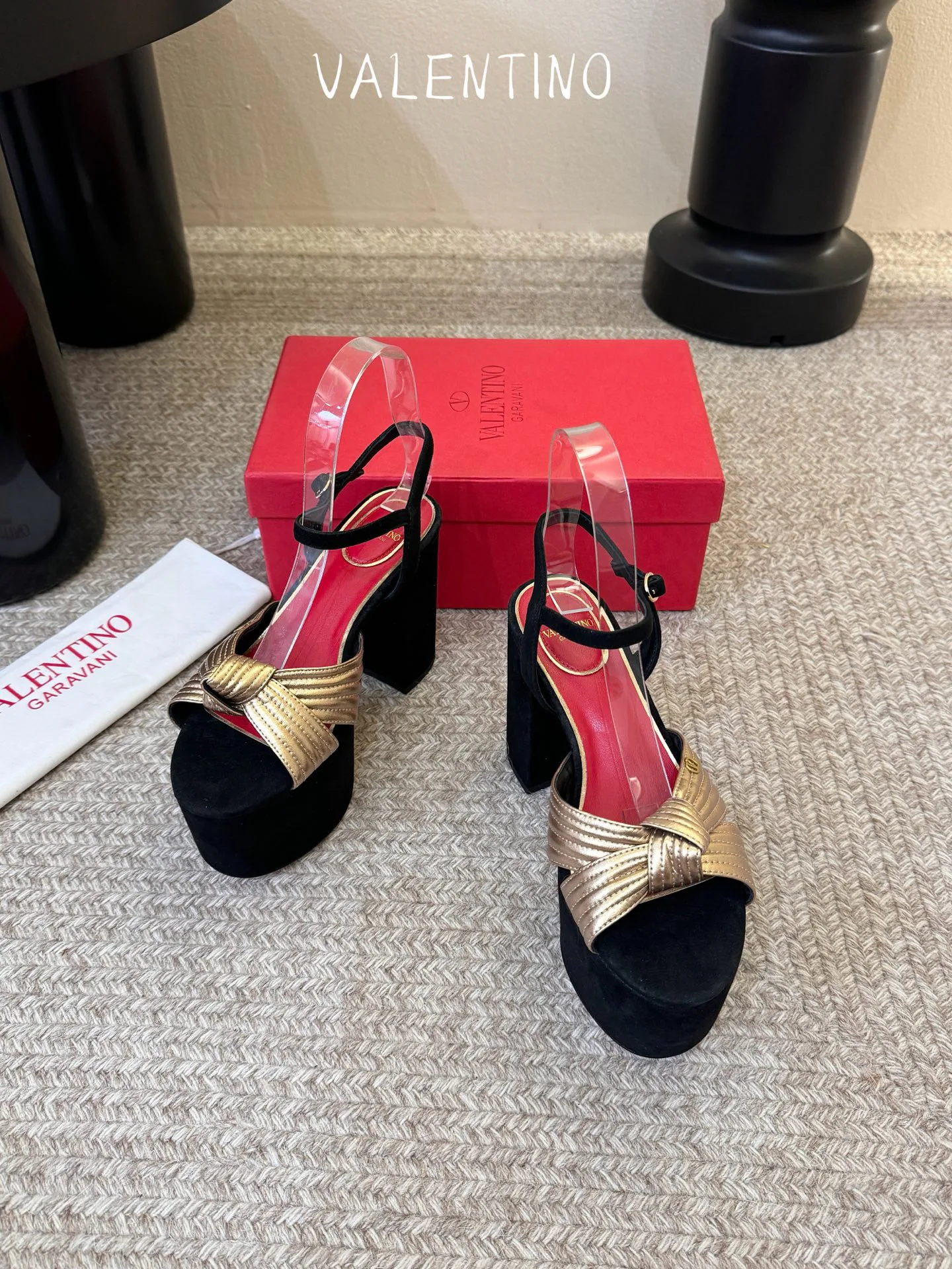 Women's Open-Toe Sandals VALENTINO 17396963