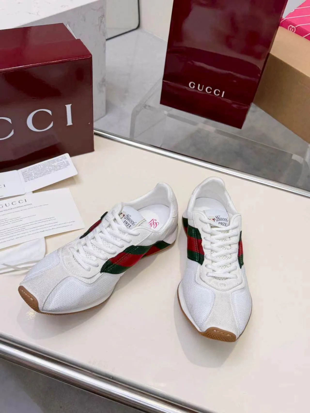 Women's Sneakers GUCCI 19561290