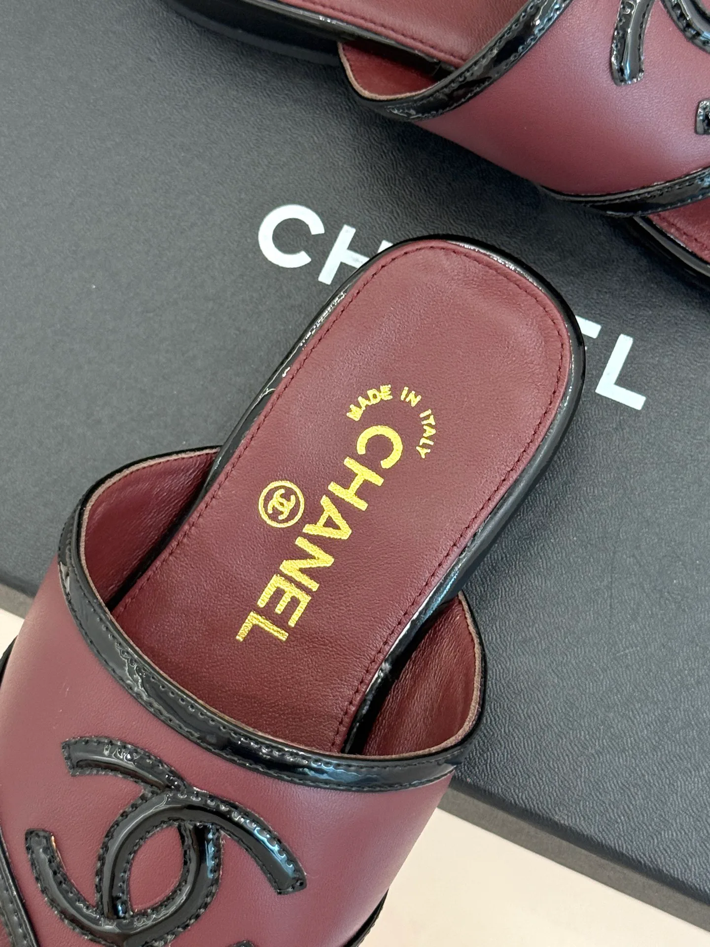 Women's Flip-Flops CHANEL 17425288