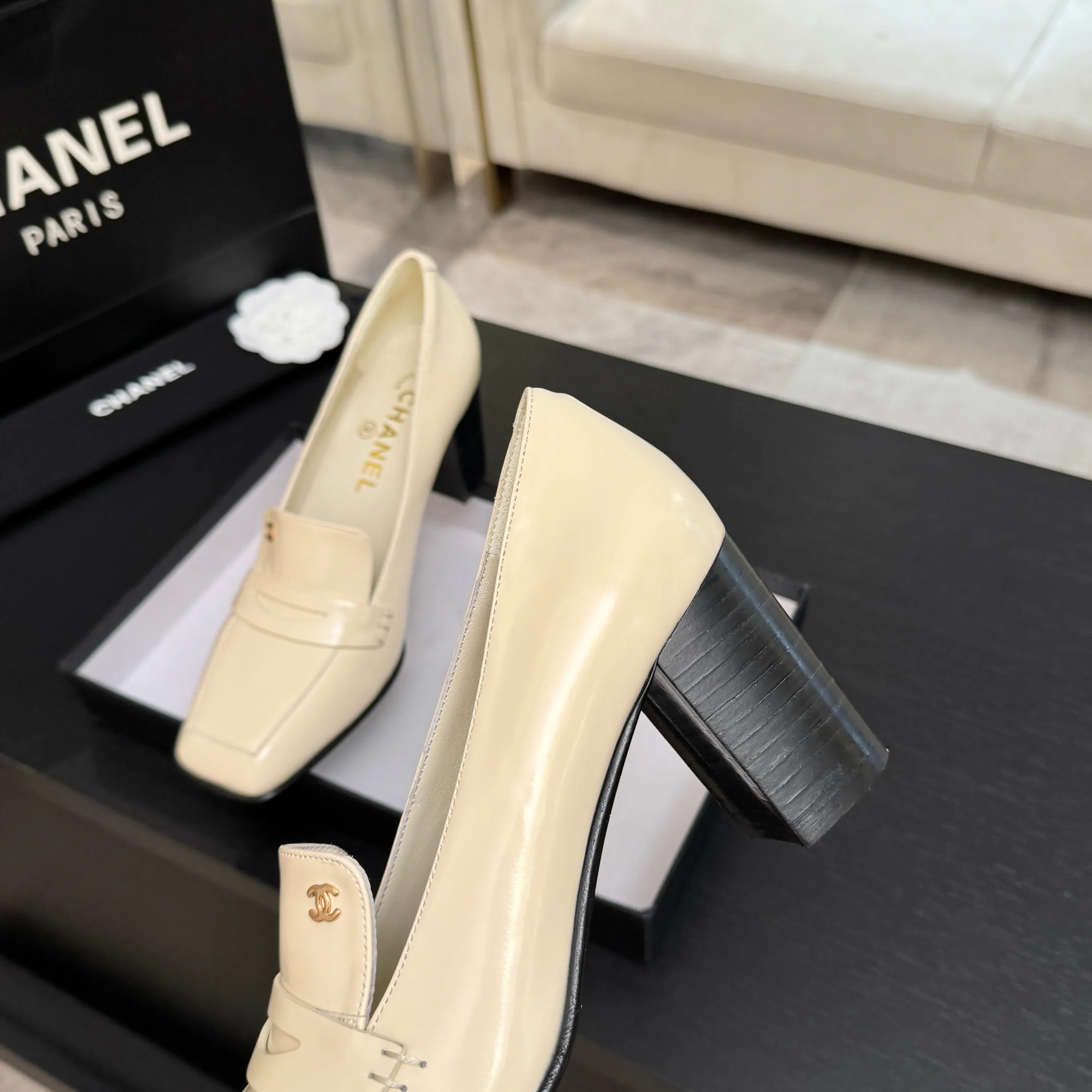 Women's Loafers And Moccasins CHANEL 18063087