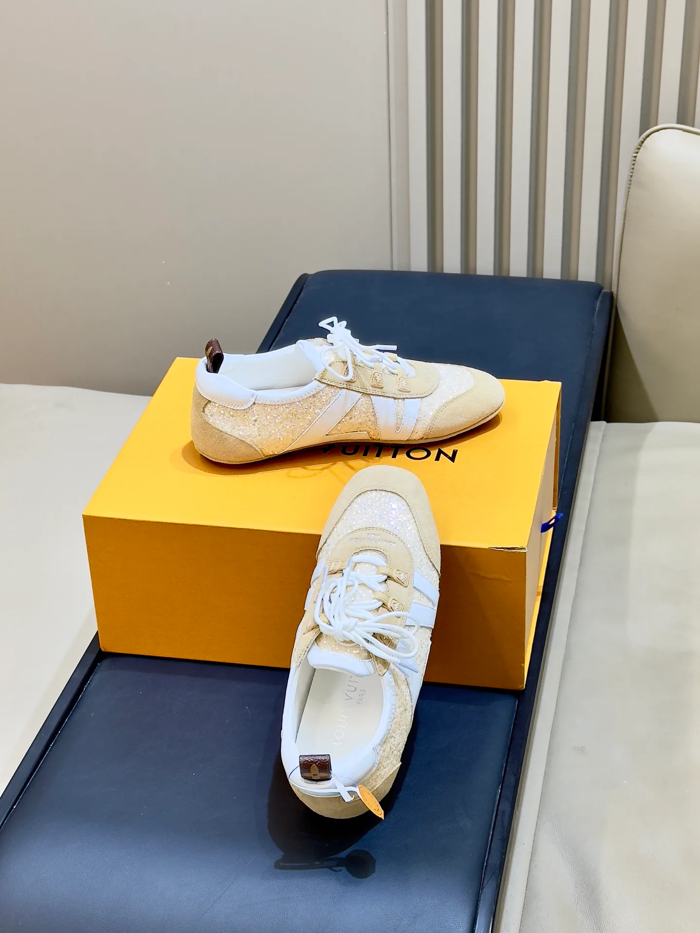 Women's Sneakers LOUIS VUITTON 17480201