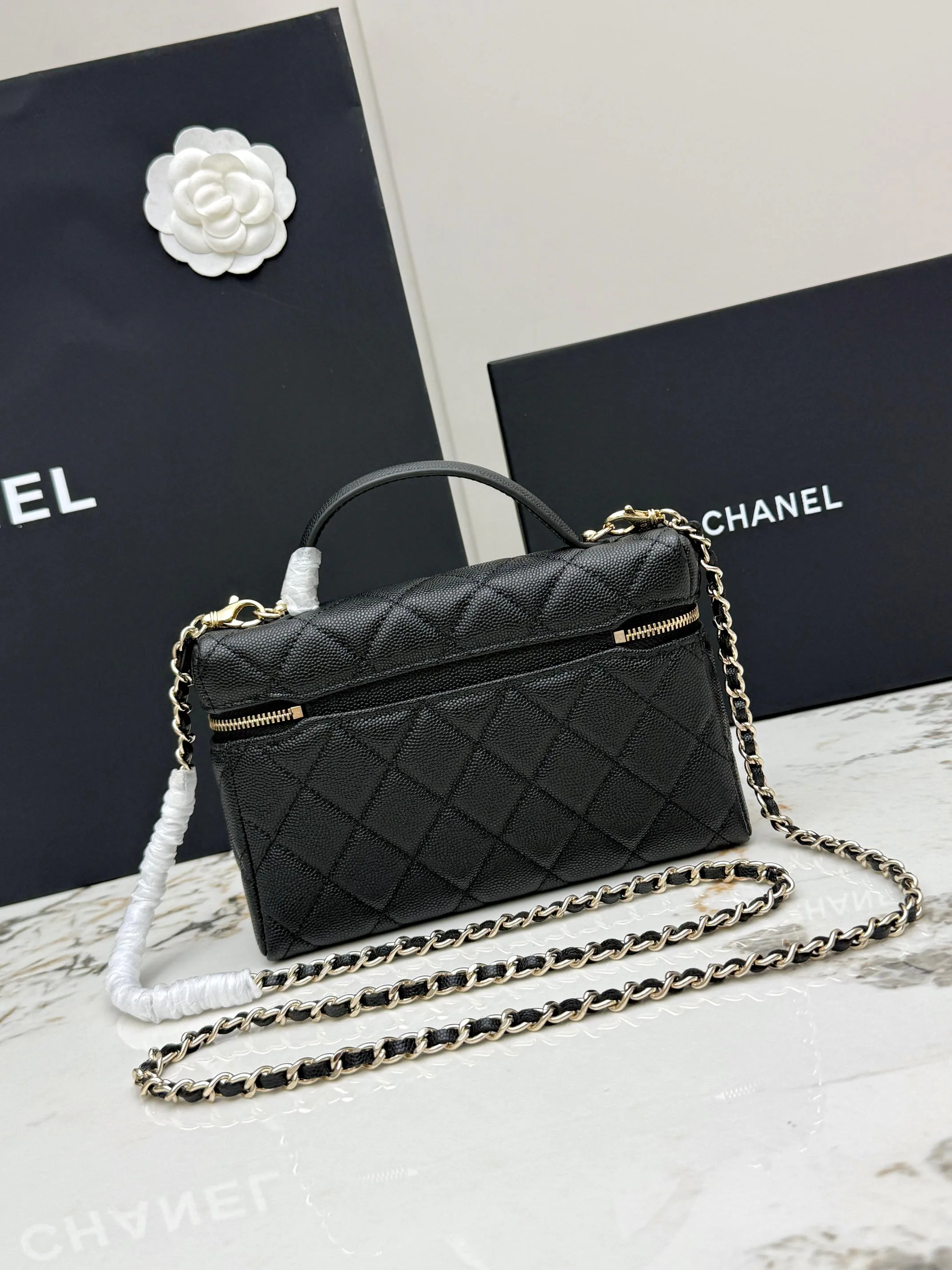Women's Classic Handbags CHANEL 17949113