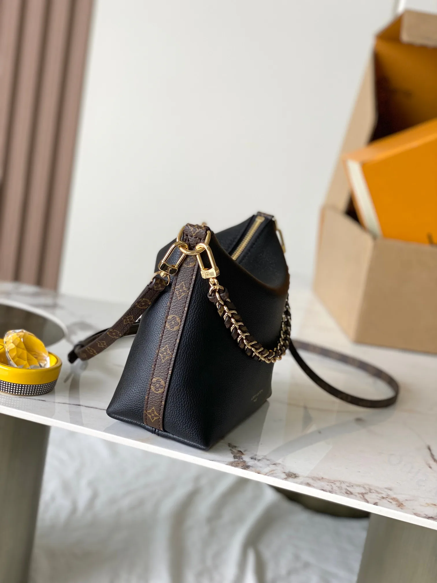 Women's Classic Handbags LOUIS VUITTON 18170485