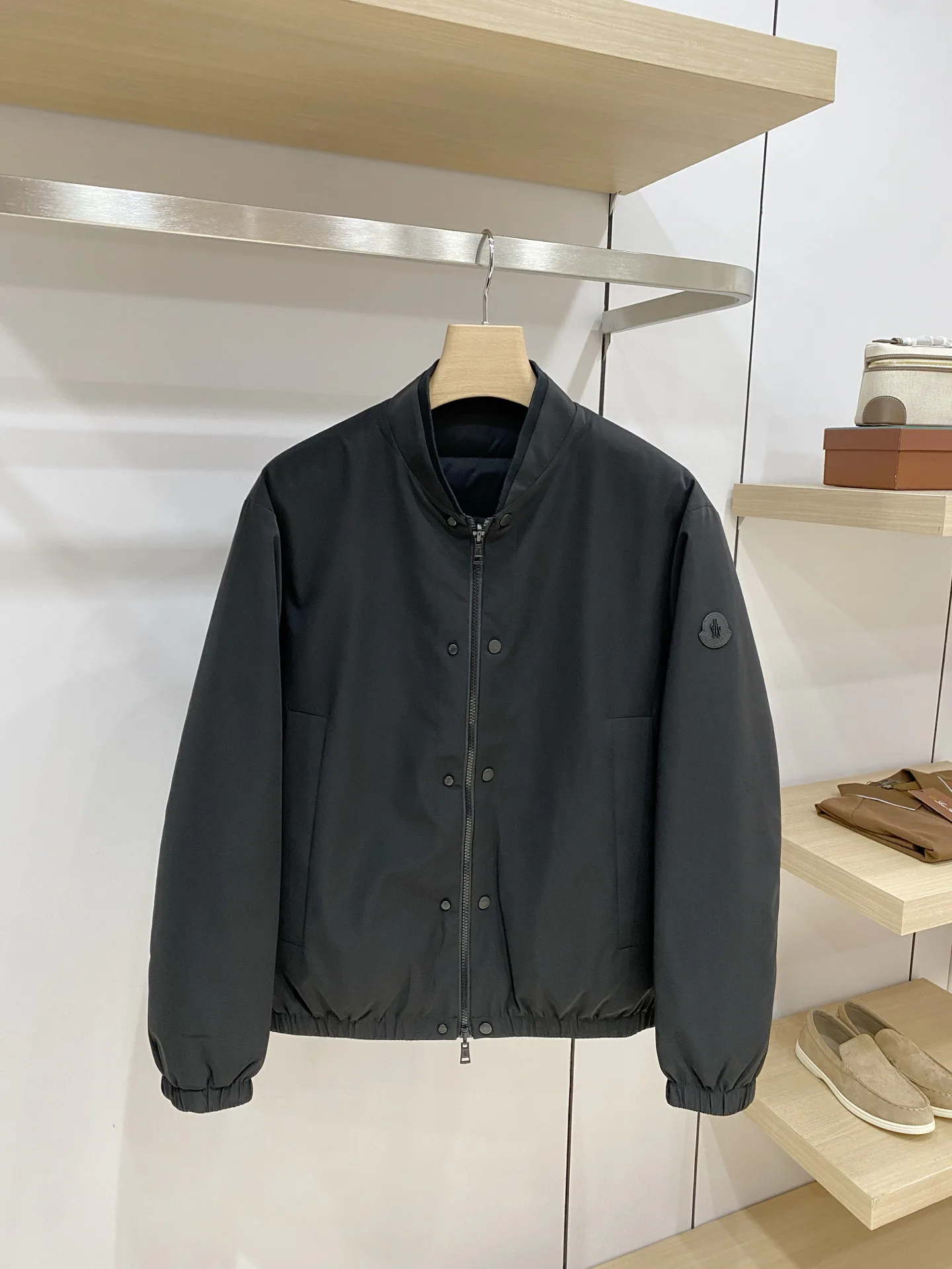 Куртки И Пуховики Мужские Moncler 18596325
