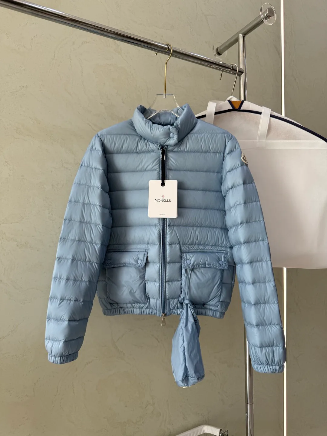 Women's Jackets And Down Jackets MONCLER 18043477