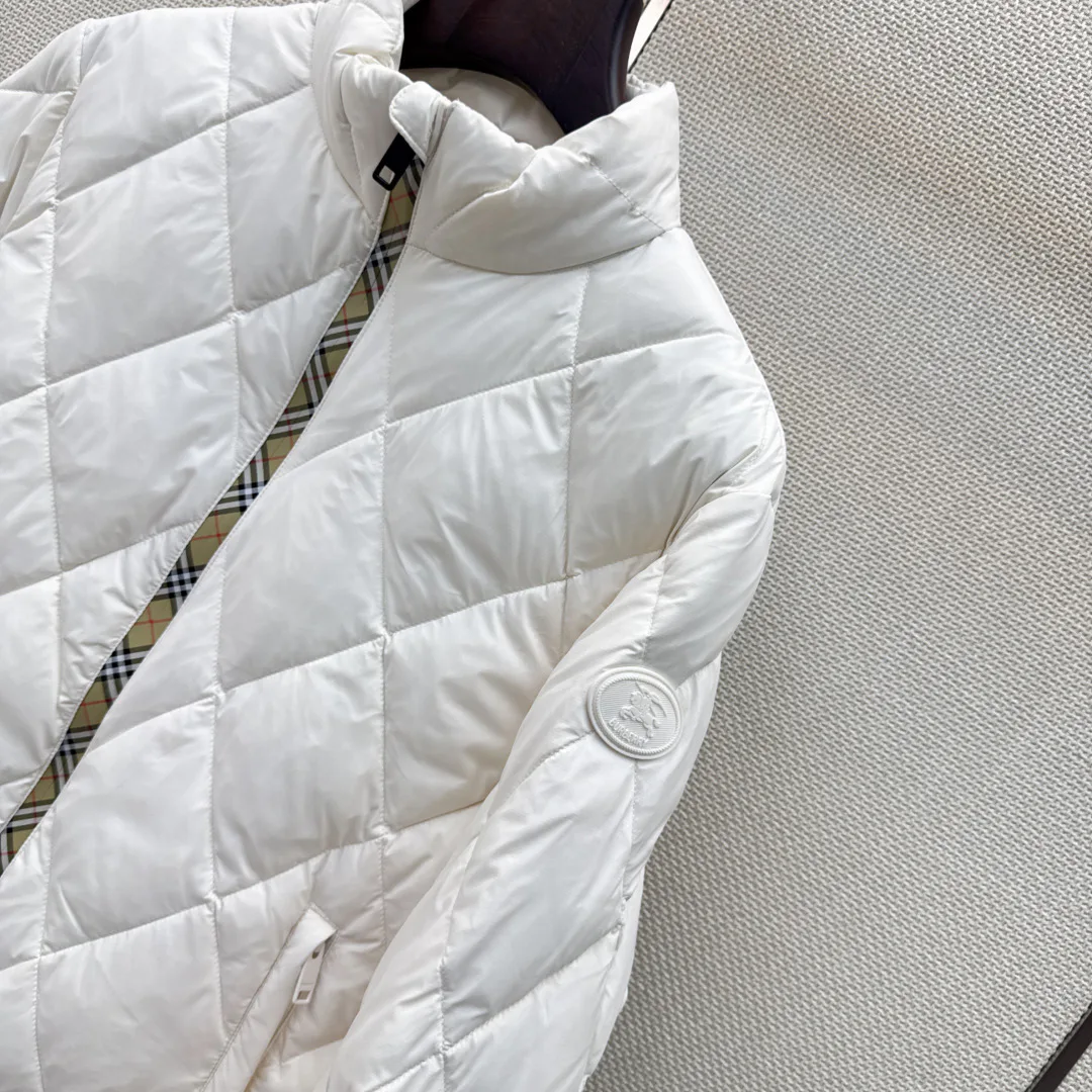 Women's Jackets And Down Jackets BURBERRY 18225571
