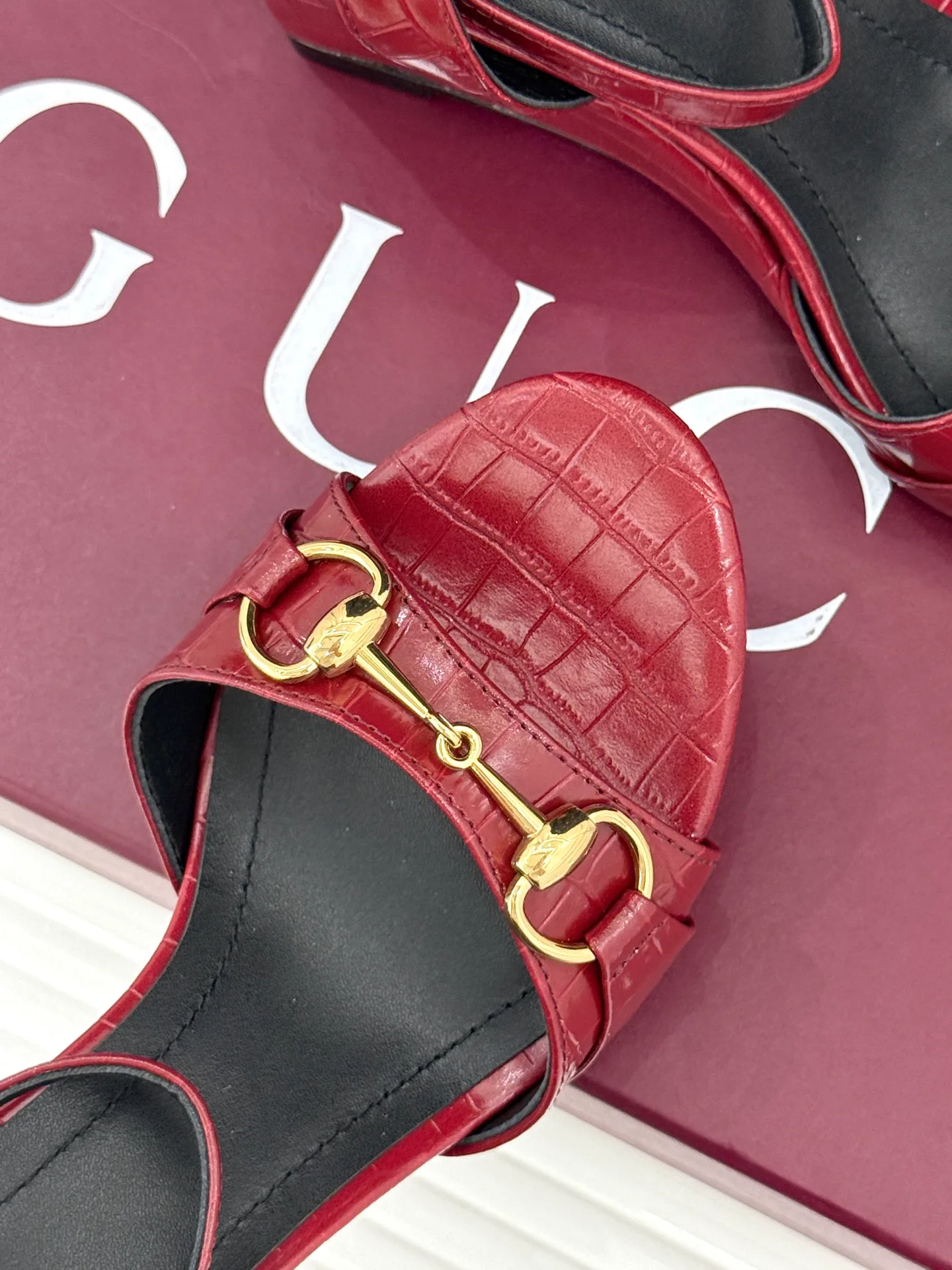 Women's Open-Toe Sandals GUCCI 18034505