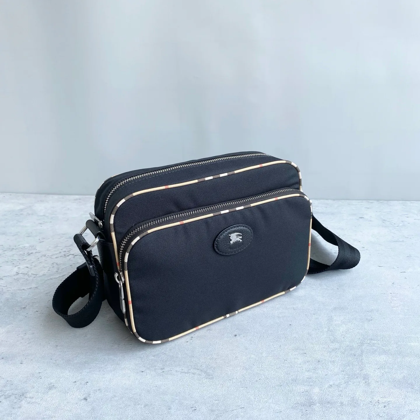 Women's Shoulder Bags BURBERRY 17837505