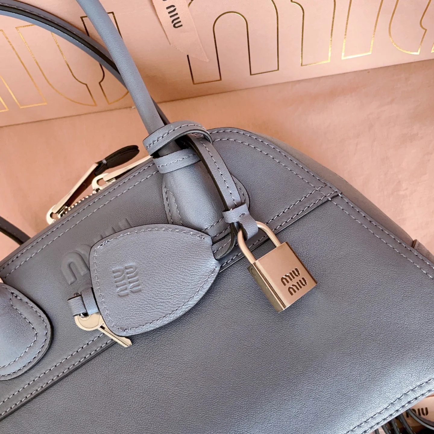 Классические Сумки Женские Miu Miu 18602457