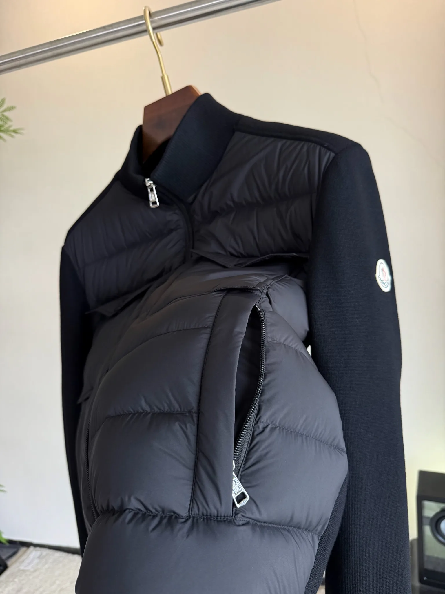 Men's Jackets And Down Jackets MONCLER 18084536