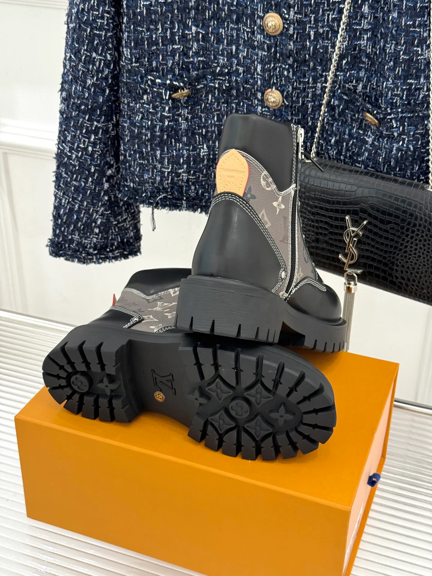 Men's Ankle Boots LOUIS VUITTON 18534822