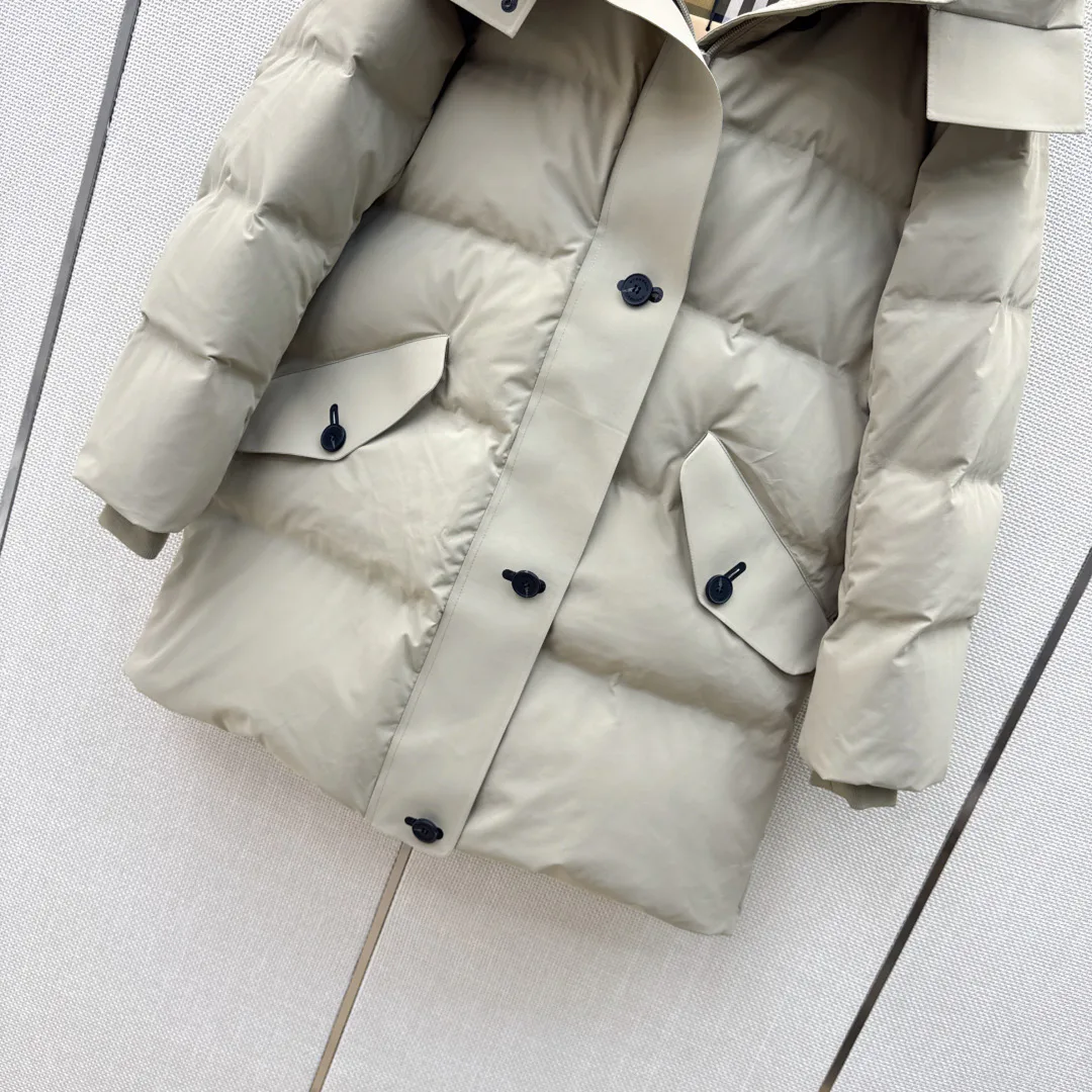 Women's Jackets And Down Jackets BURBERRY 18245895