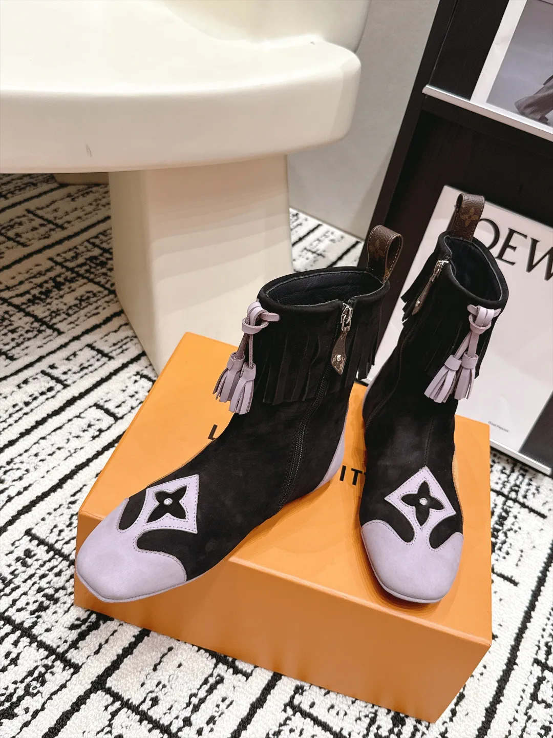 Women's Booties LOUIS VUITTON 17978342