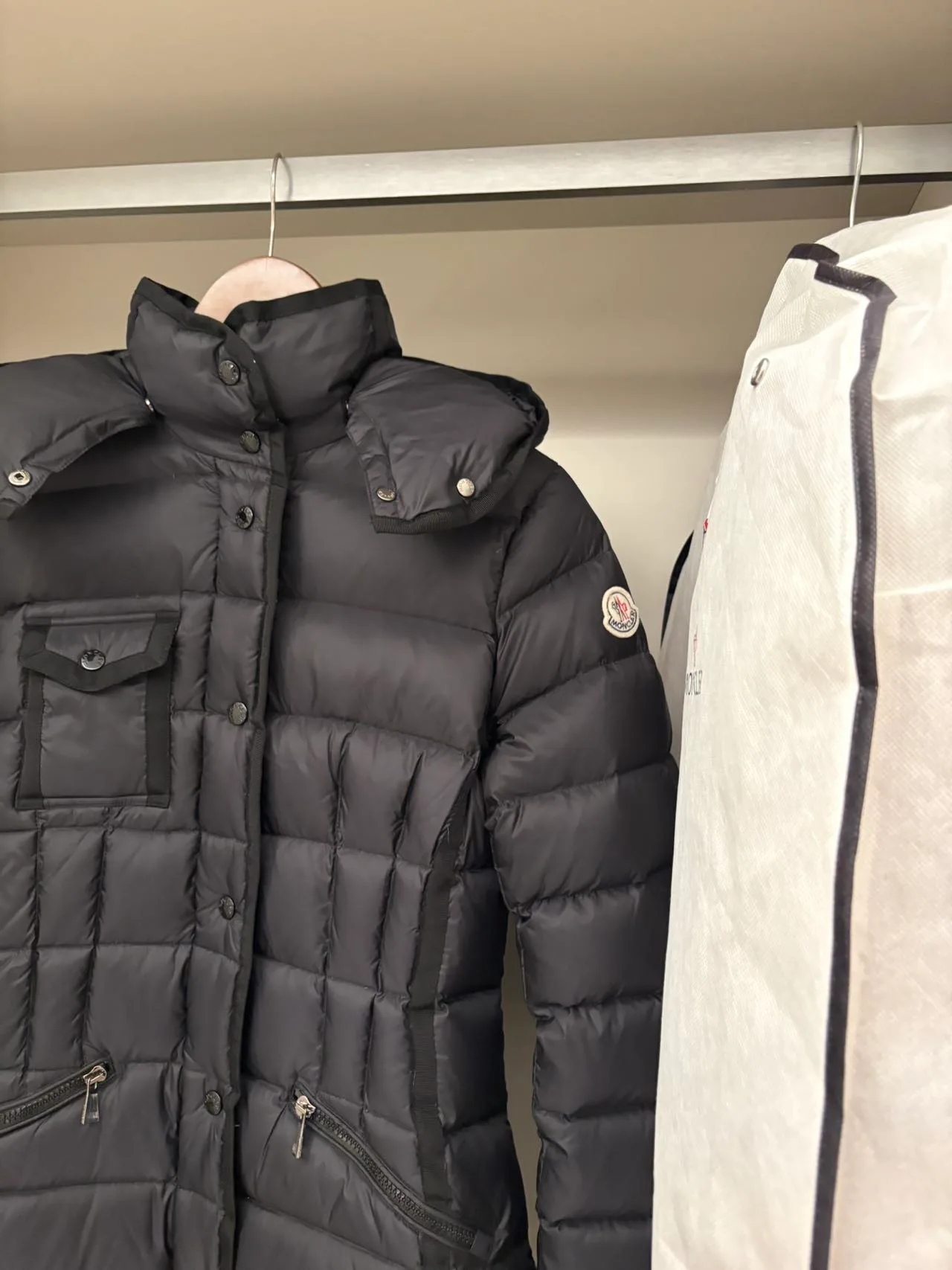 Women's Jackets And Down Jackets MONCLER 18198734